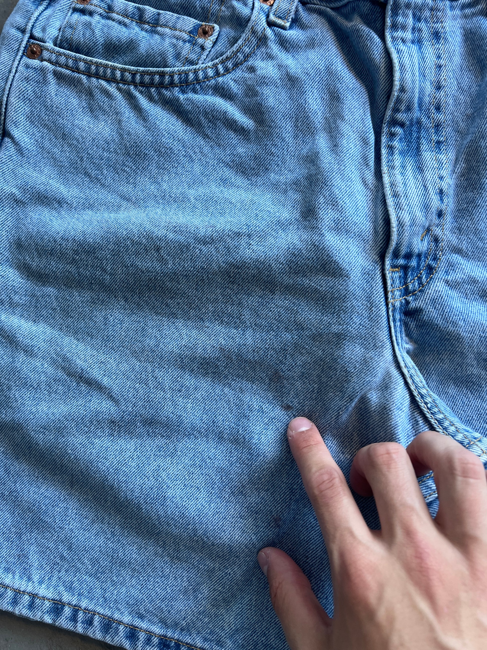 Vintage Levi 505 Light Wash Shorts - 33