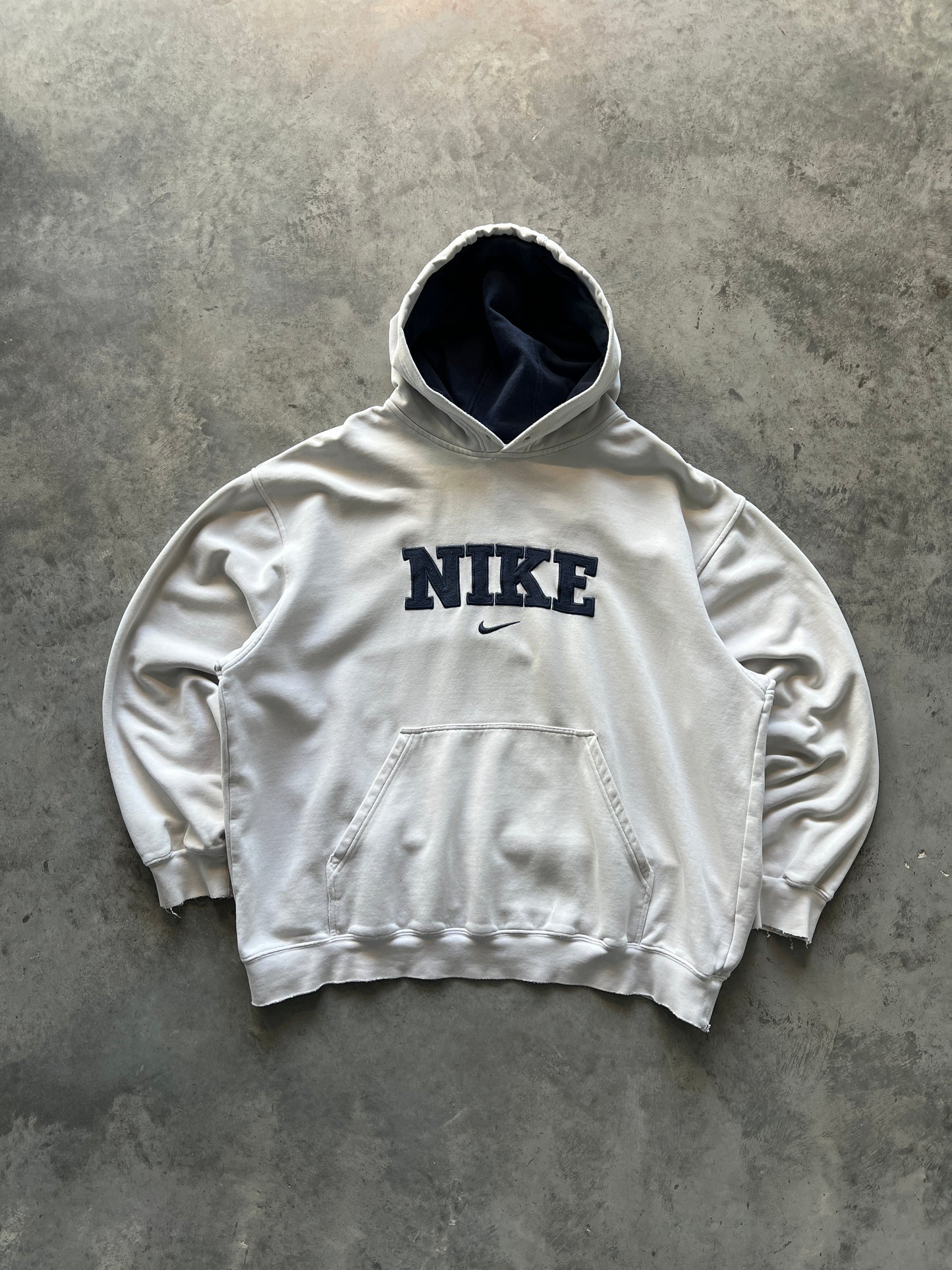 Vintage Chalk White Nike Spellout Hoodie - XL