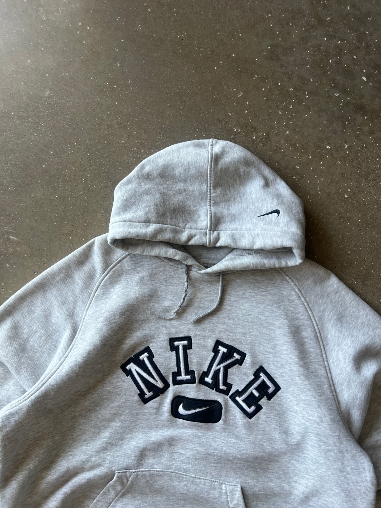 Vintage White Nike Spellout Hoodie - L