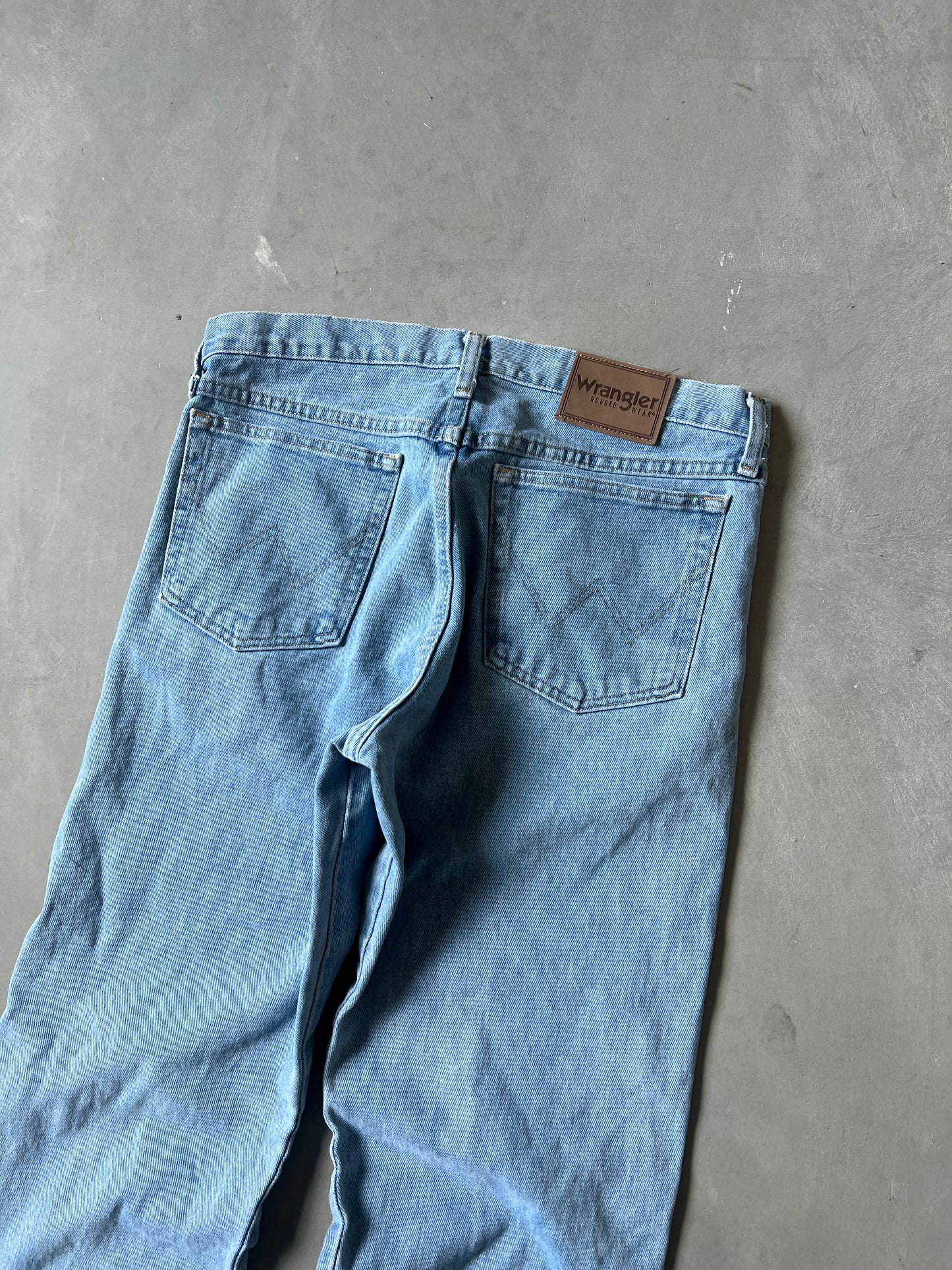 Denim blue wrangler pants - 32x34