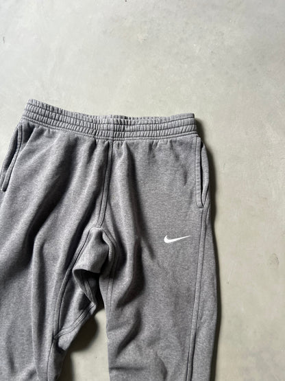 Vintage Grey Nike Baggy Sweatpants - M