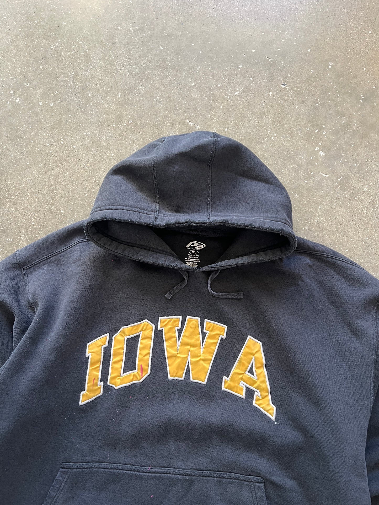Vintage Faded Black Iowa Spellout Hoodie - XL