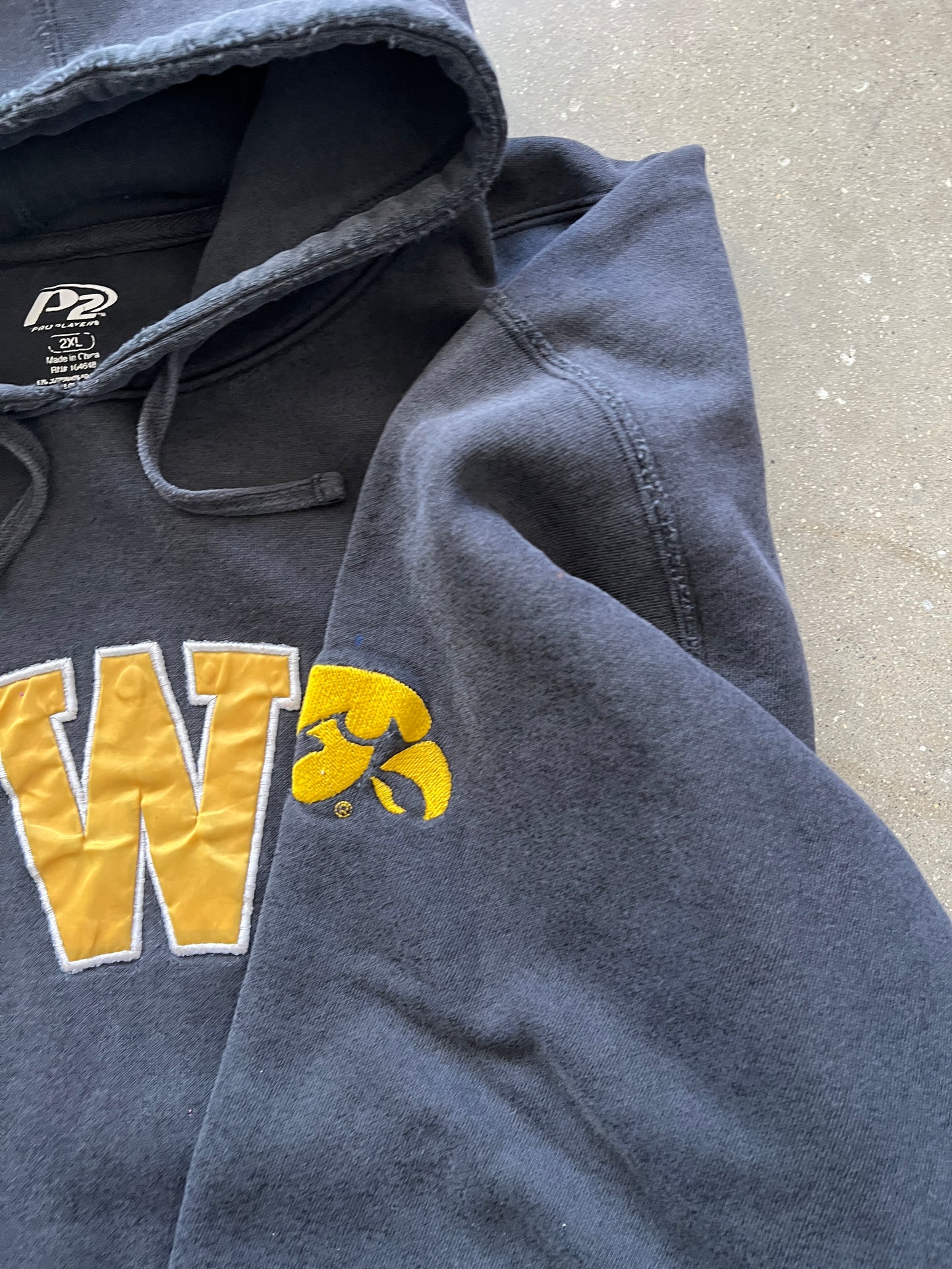 Vintage Faded Black Iowa Spellout Hoodie - XL