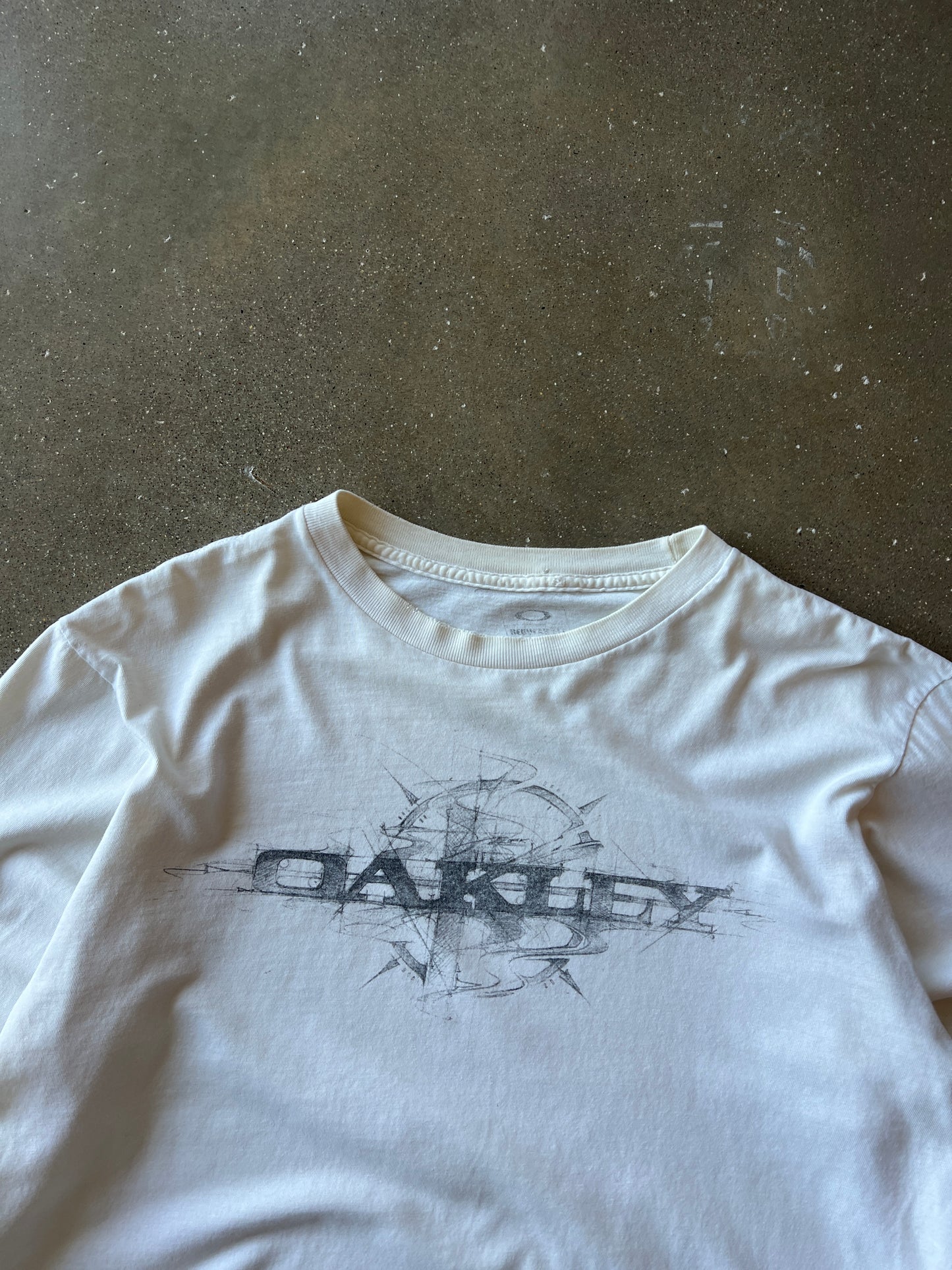 Vintage Faded White Oakley Shirt - M