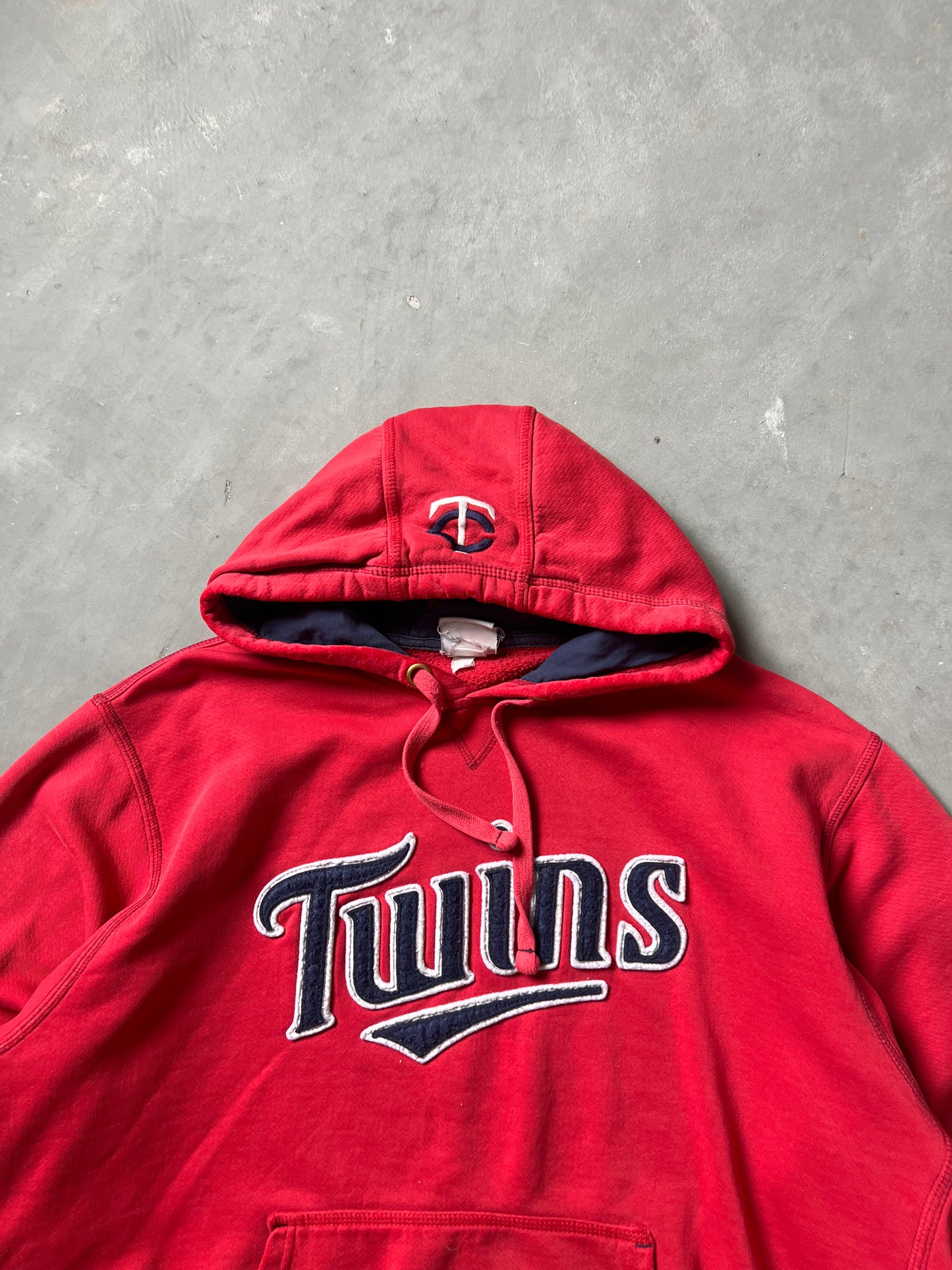 Vintage Distressed Minnesota Twins Hoodie - L