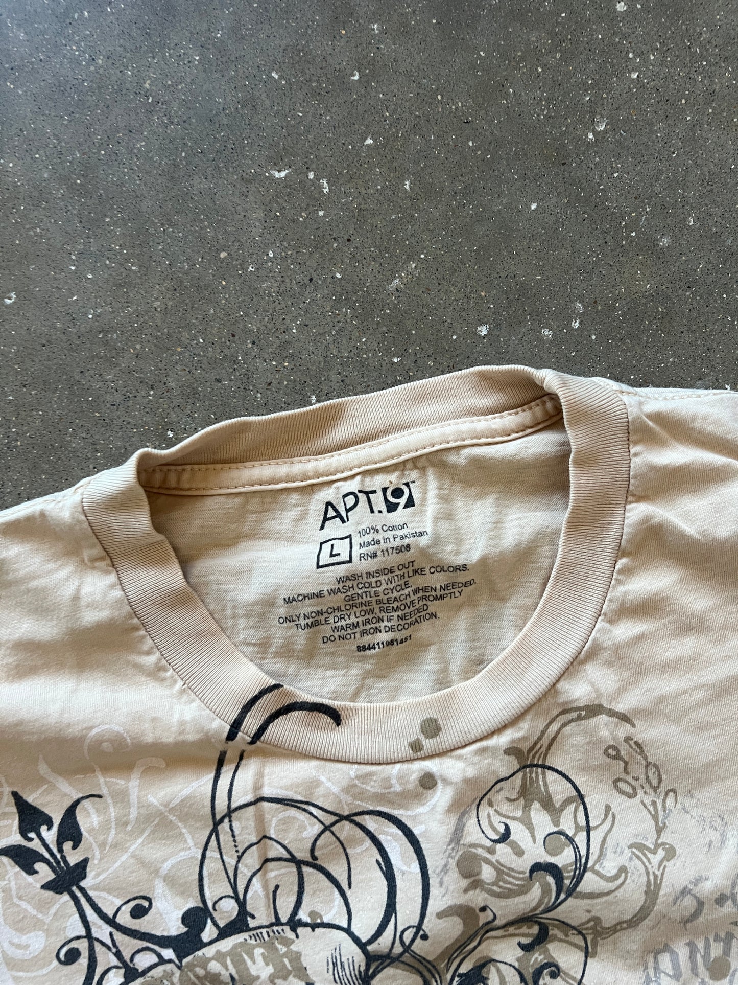 Vintage Cream Affliction Style Cross Shirt - L