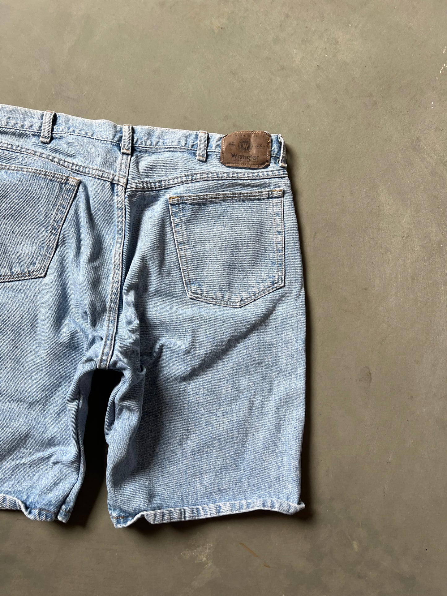 Vintage Faded Blue Wrangler Shorts - 38