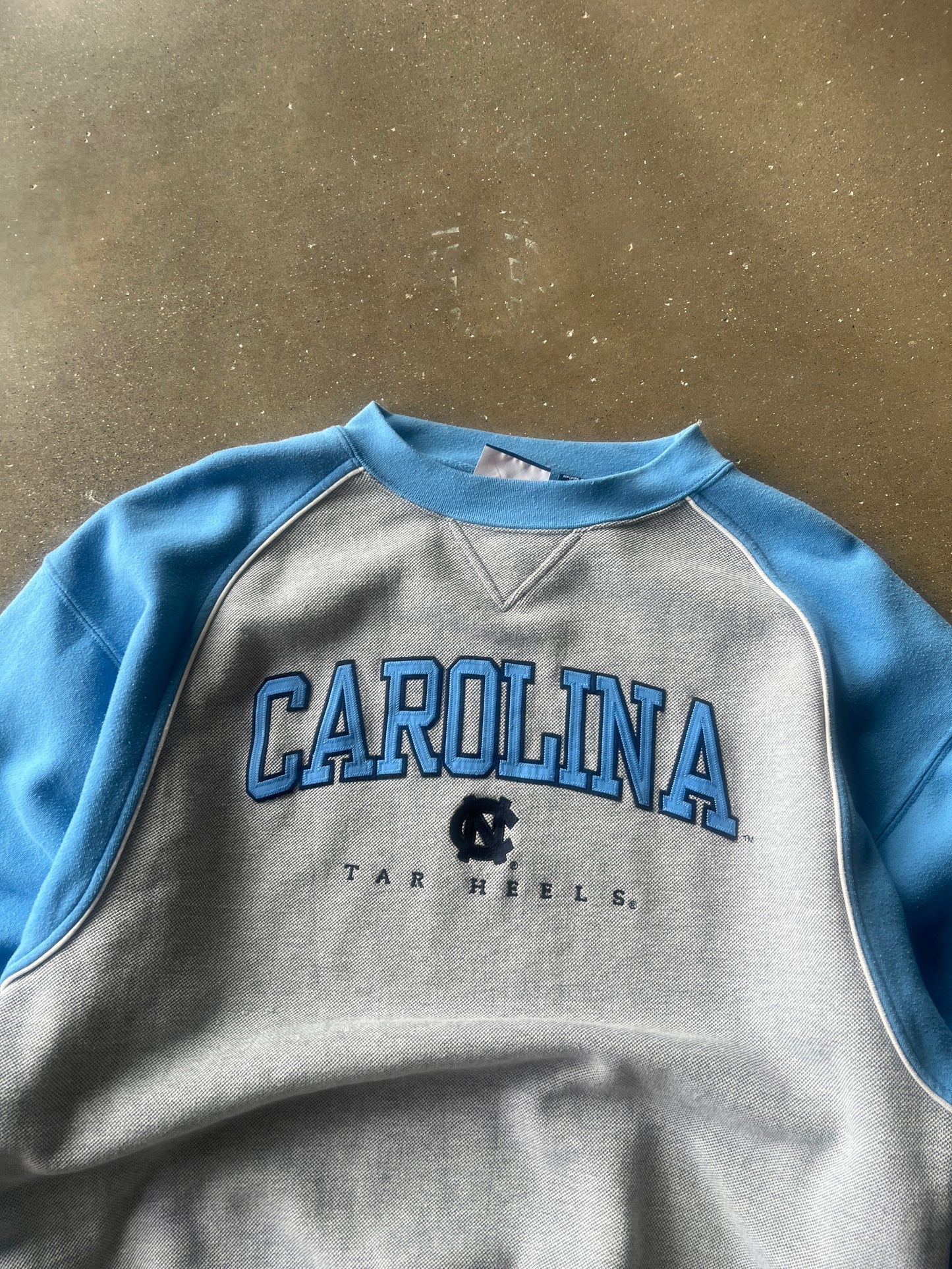 Vintage Blue Carolina Tar Heels Spellout Crew - L