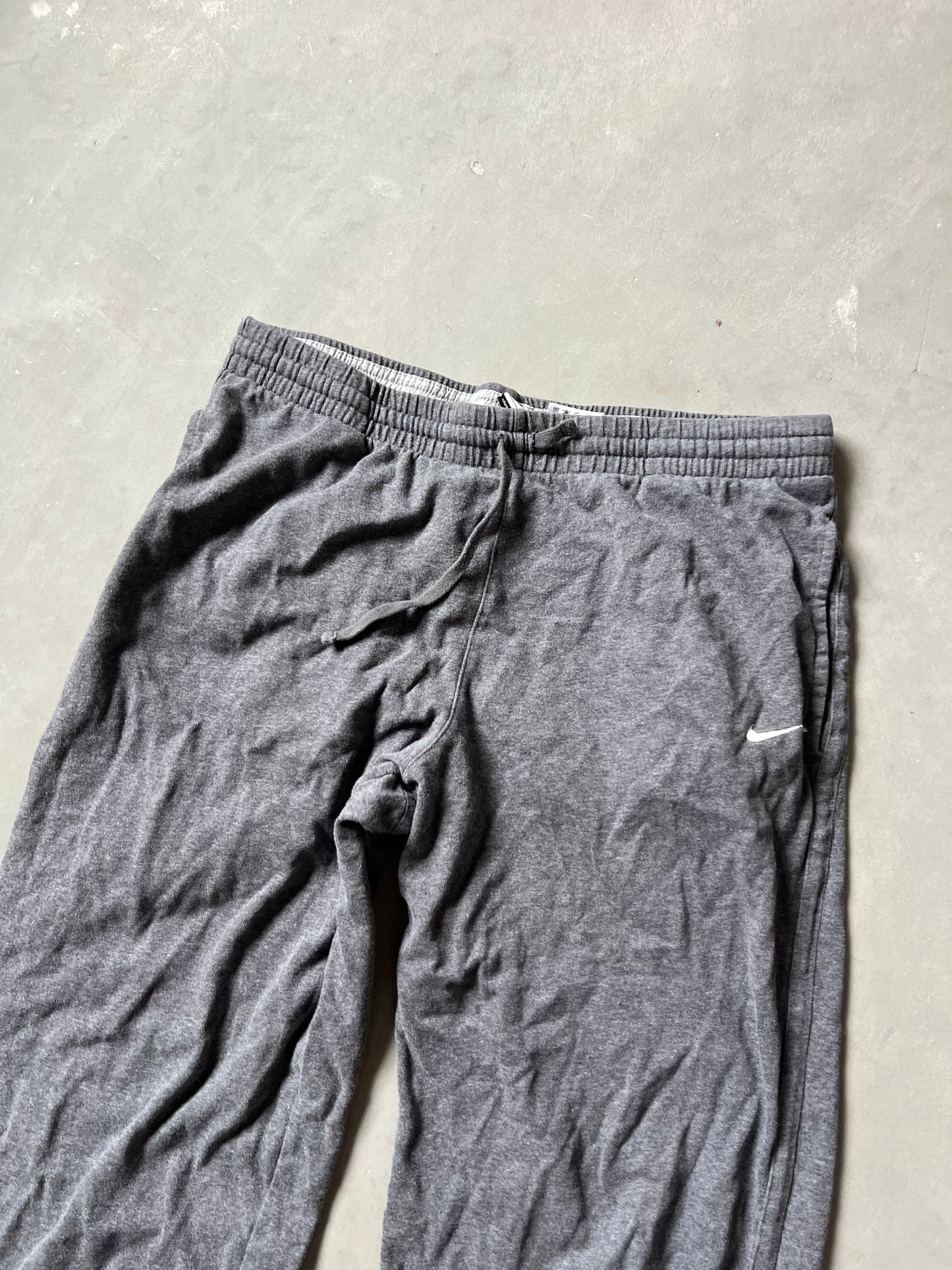 Vintage Grey Nike Swoosh Baggy Sweats - L