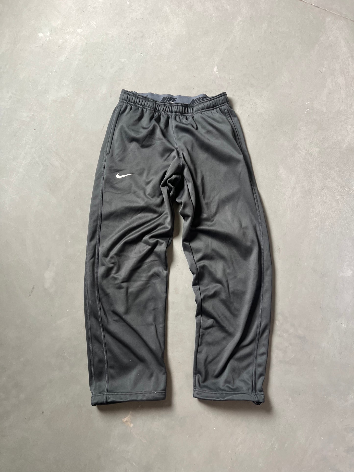 Vintage Grey Nike Baggy Sweatpants - L
