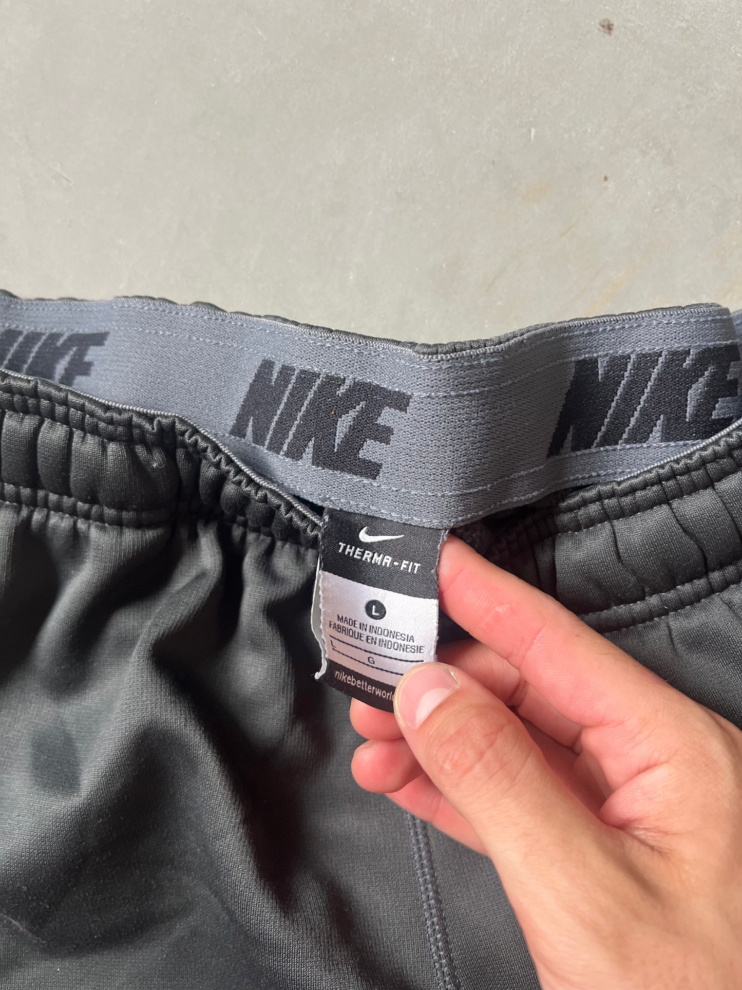 Vintage Grey Nike Baggy Sweatpants - L