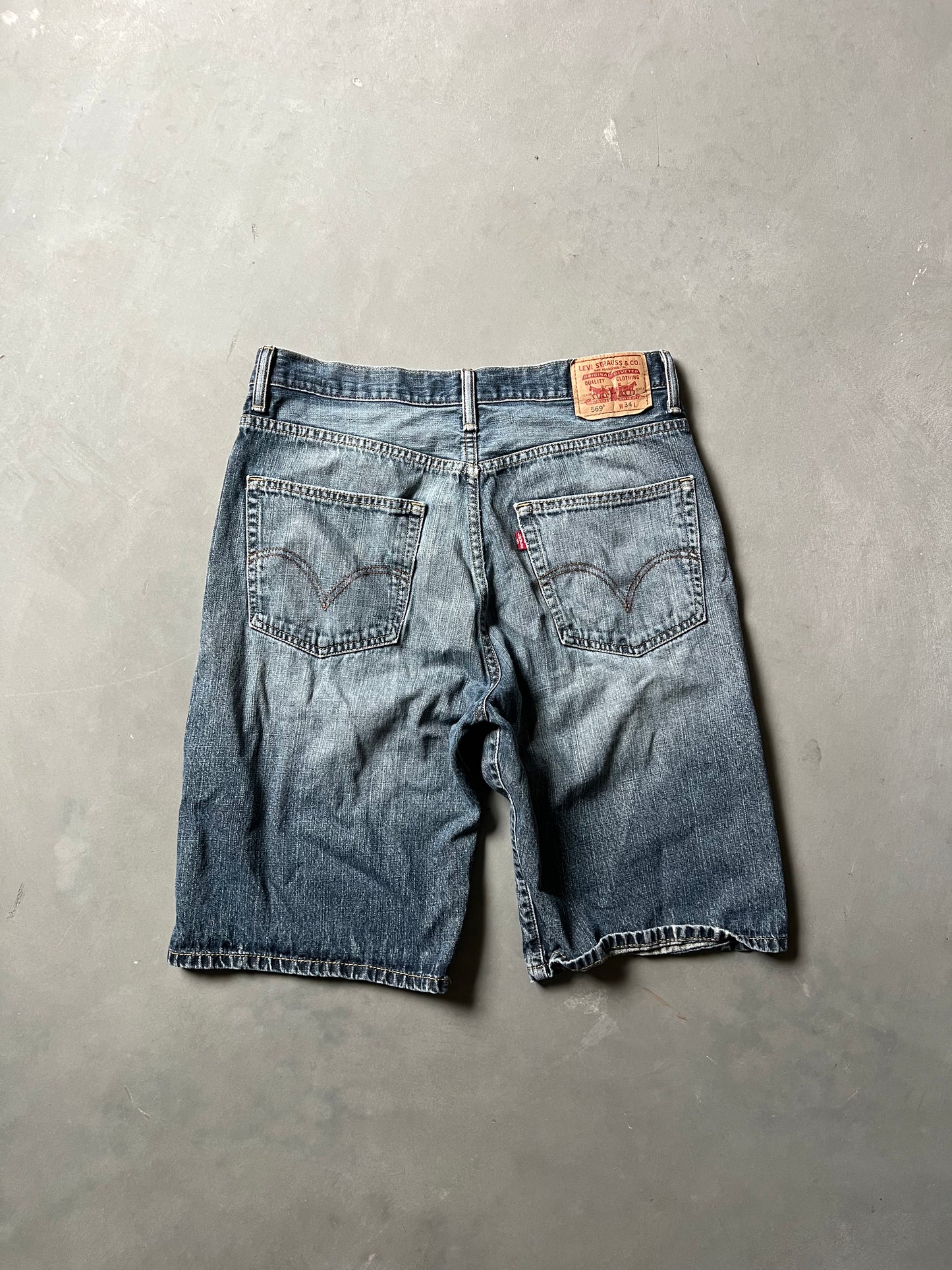 Vintage Dark Wash Levi Shorts - 36