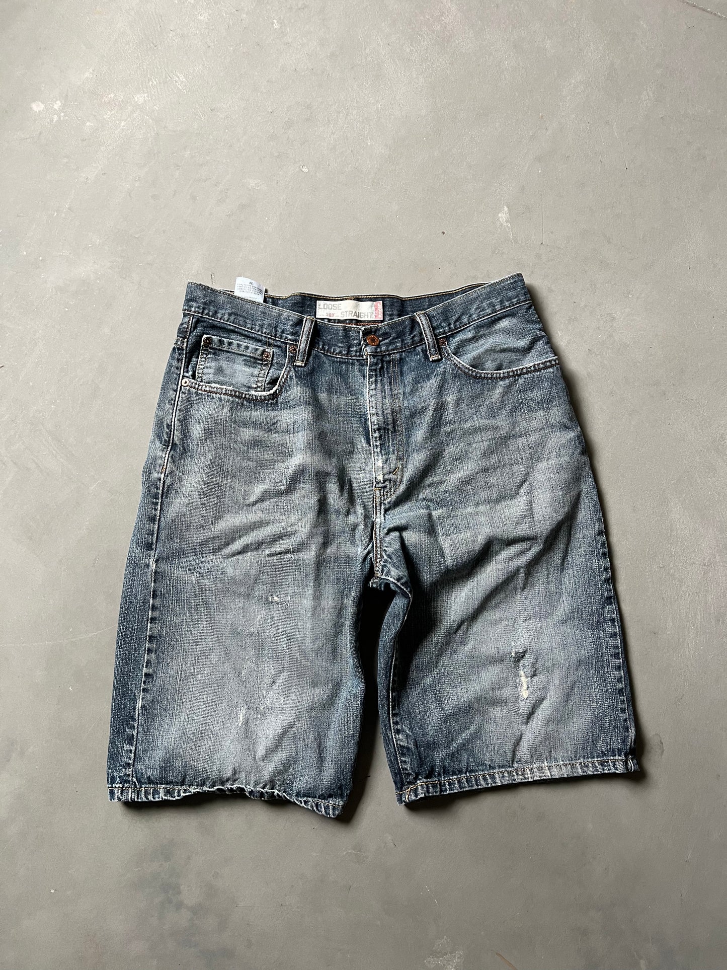 Vintage Dark Wash Levi Shorts - 36