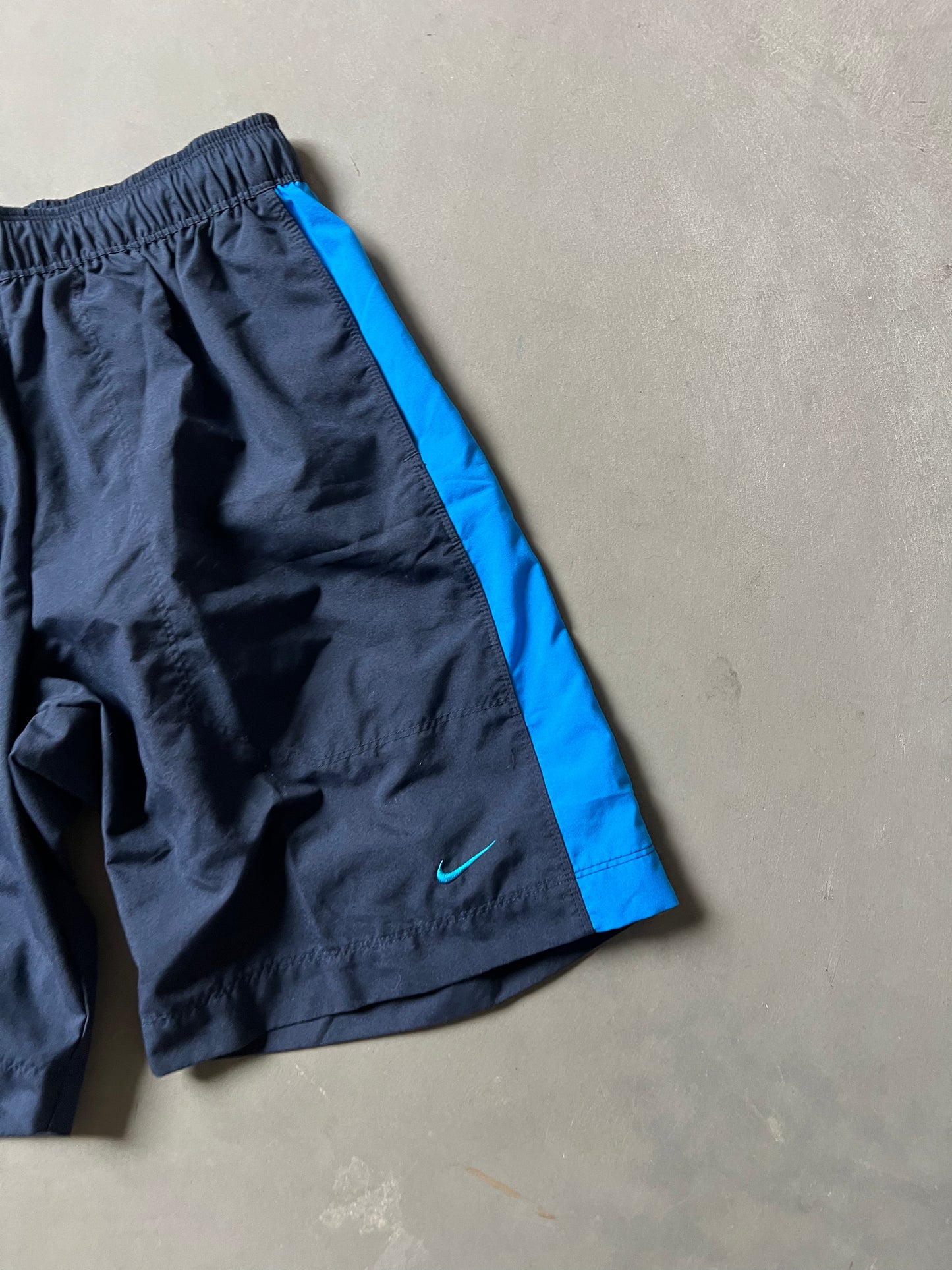 Vintage Navy Blue Nike Swoosh Shorts - S