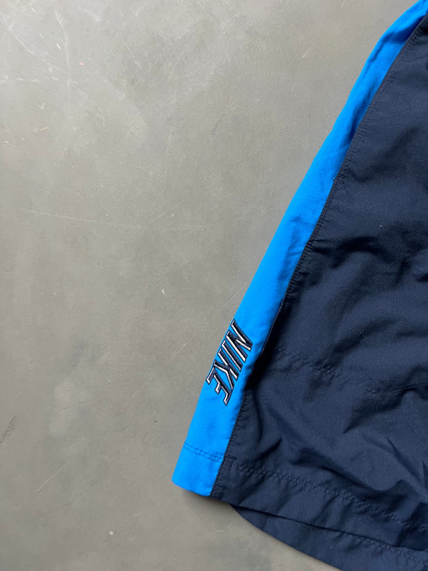 Vintage Navy Blue Nike Swoosh Shorts - S