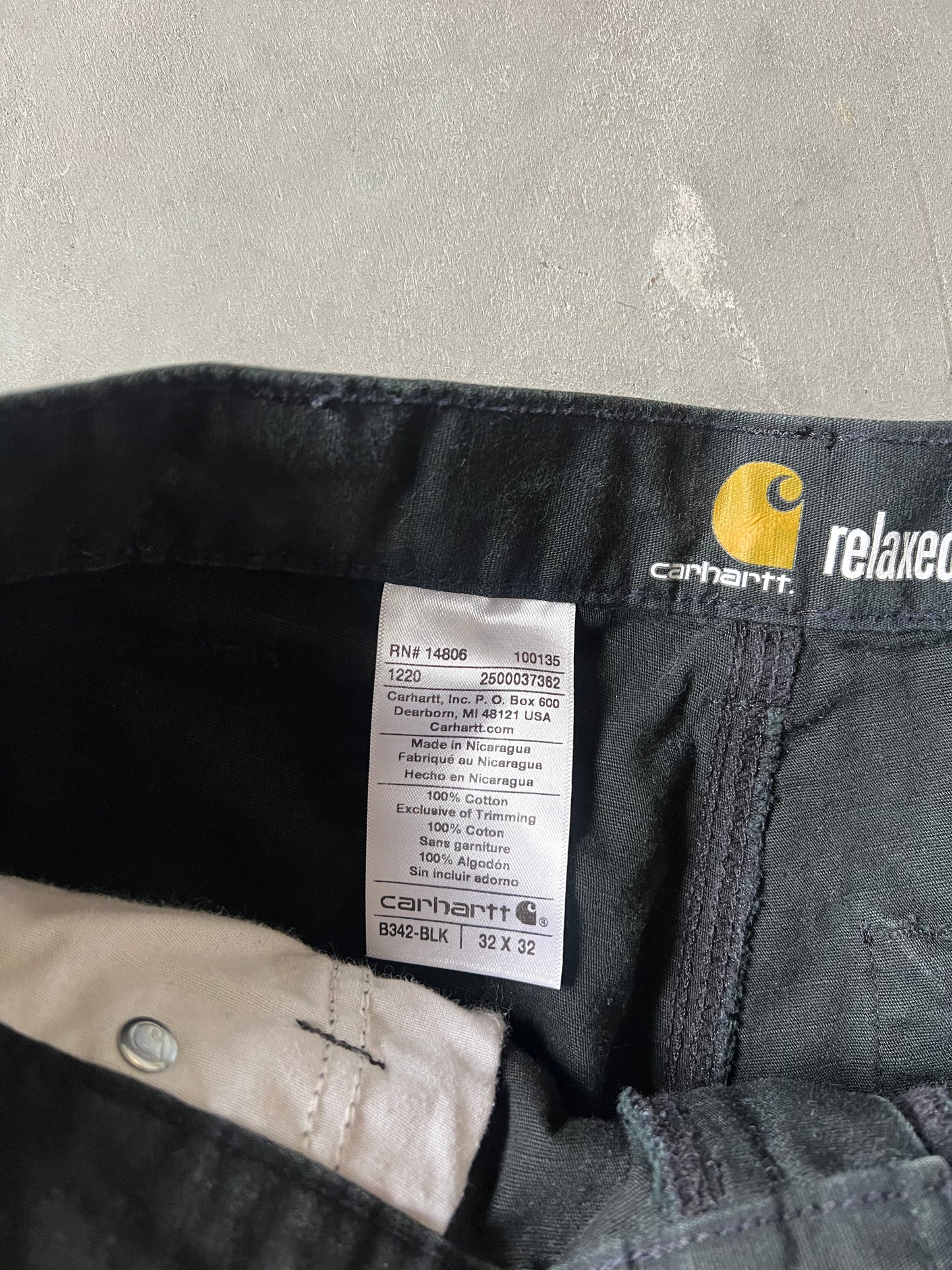 Vintage Black Carhartt Cargo Pants - 32