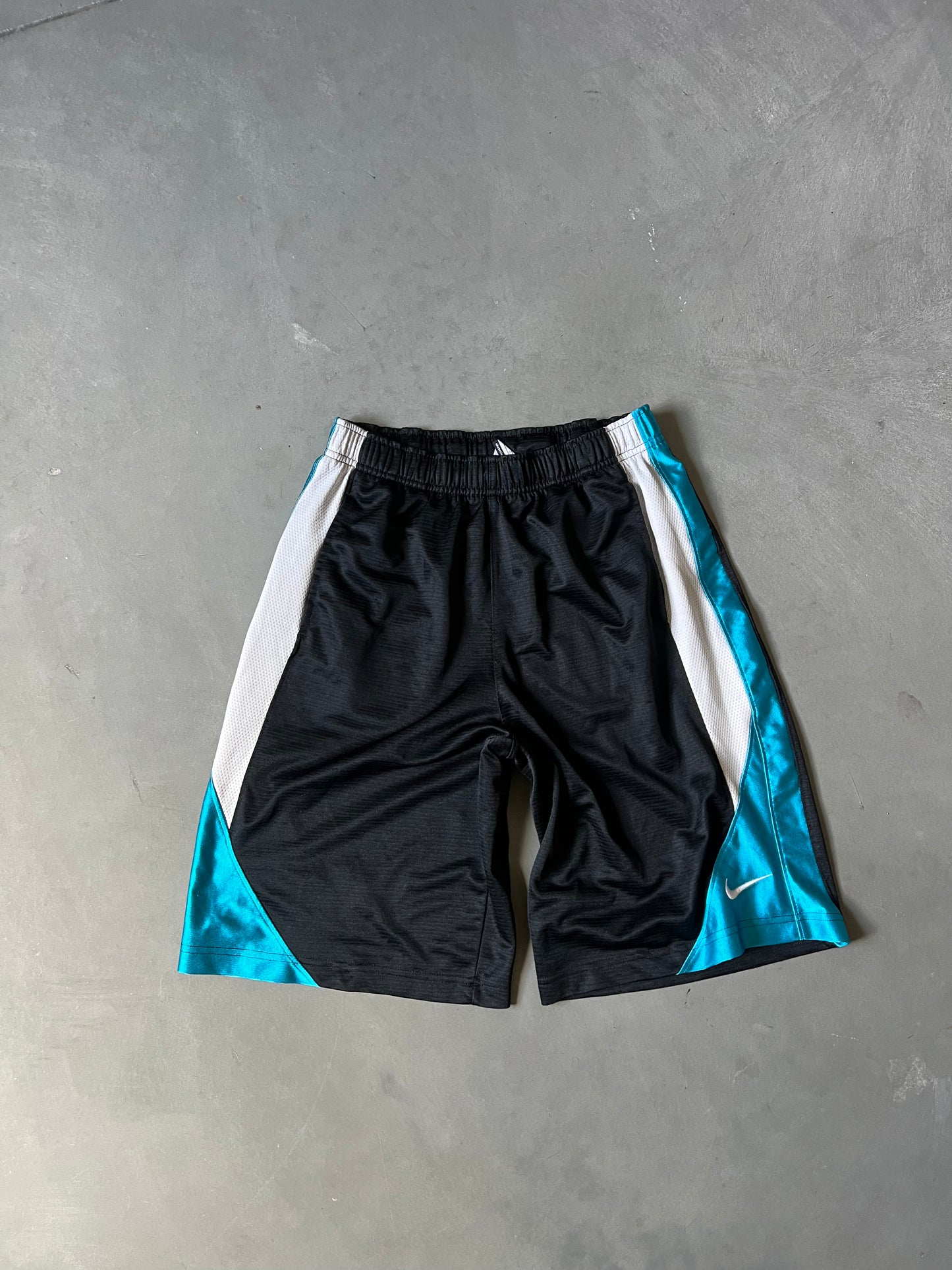 Y2k Nike Basketball Shorts - L