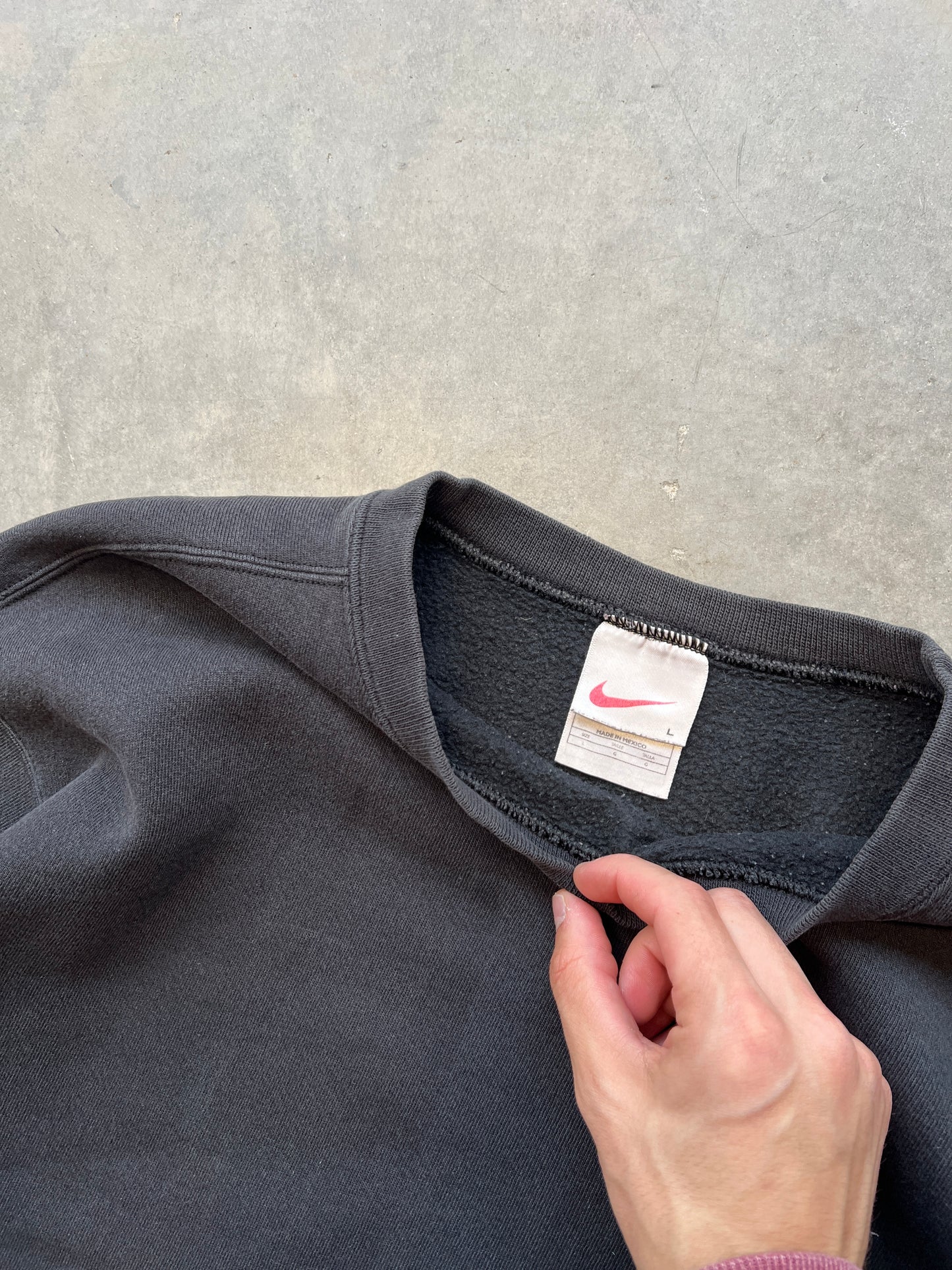 Vintage Black Nike Swoosh Crew - XXL