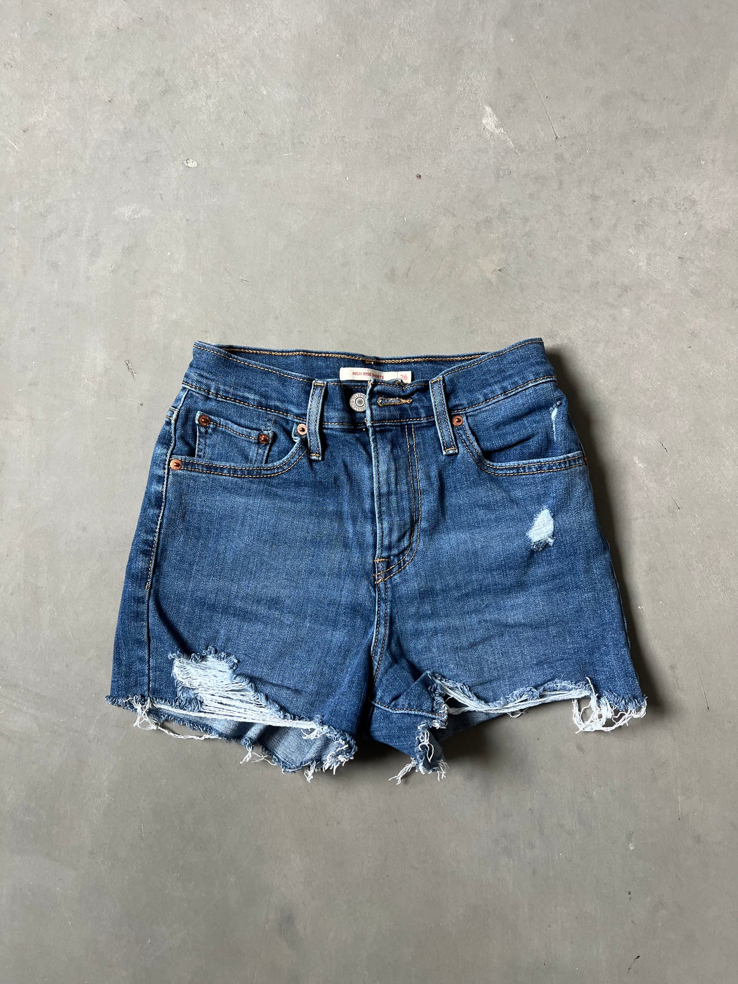 Vintage Dark Wash Levi Shorts - 26