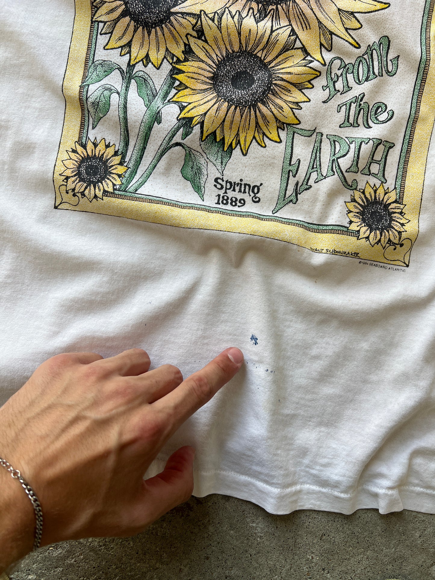 Vintage White Sunflower Shirt - XL