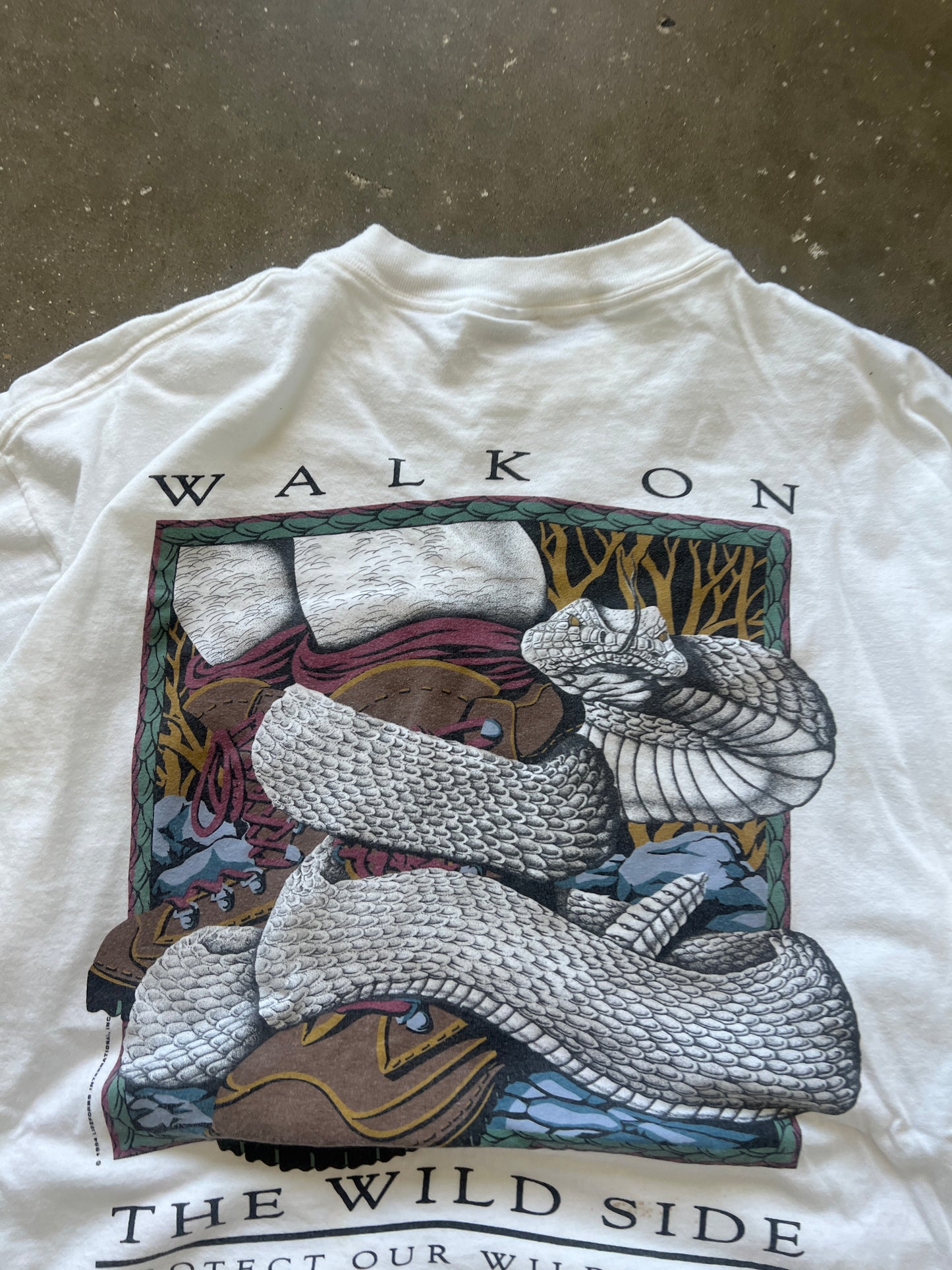 Vintage White Snake Graphic Shirt - L