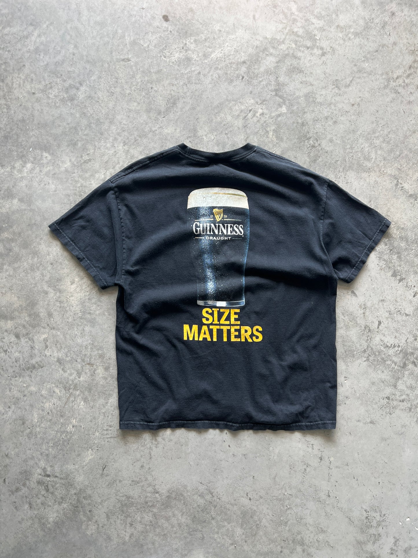Vintage Guinness Beer Spellout Shirt - L