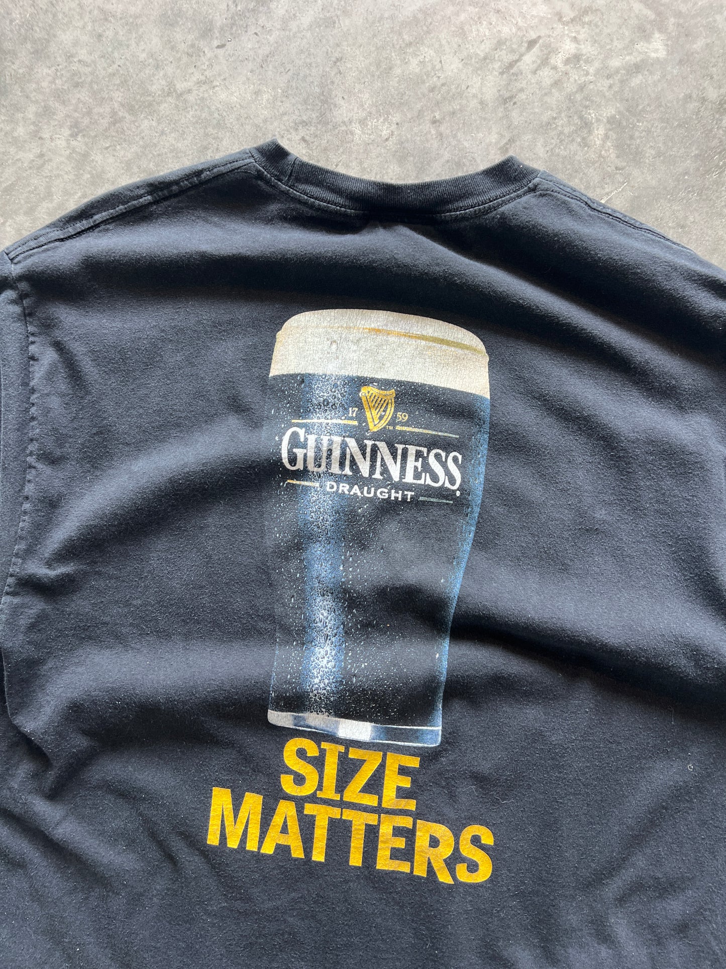 Vintage Guinness Beer Spellout Shirt - L