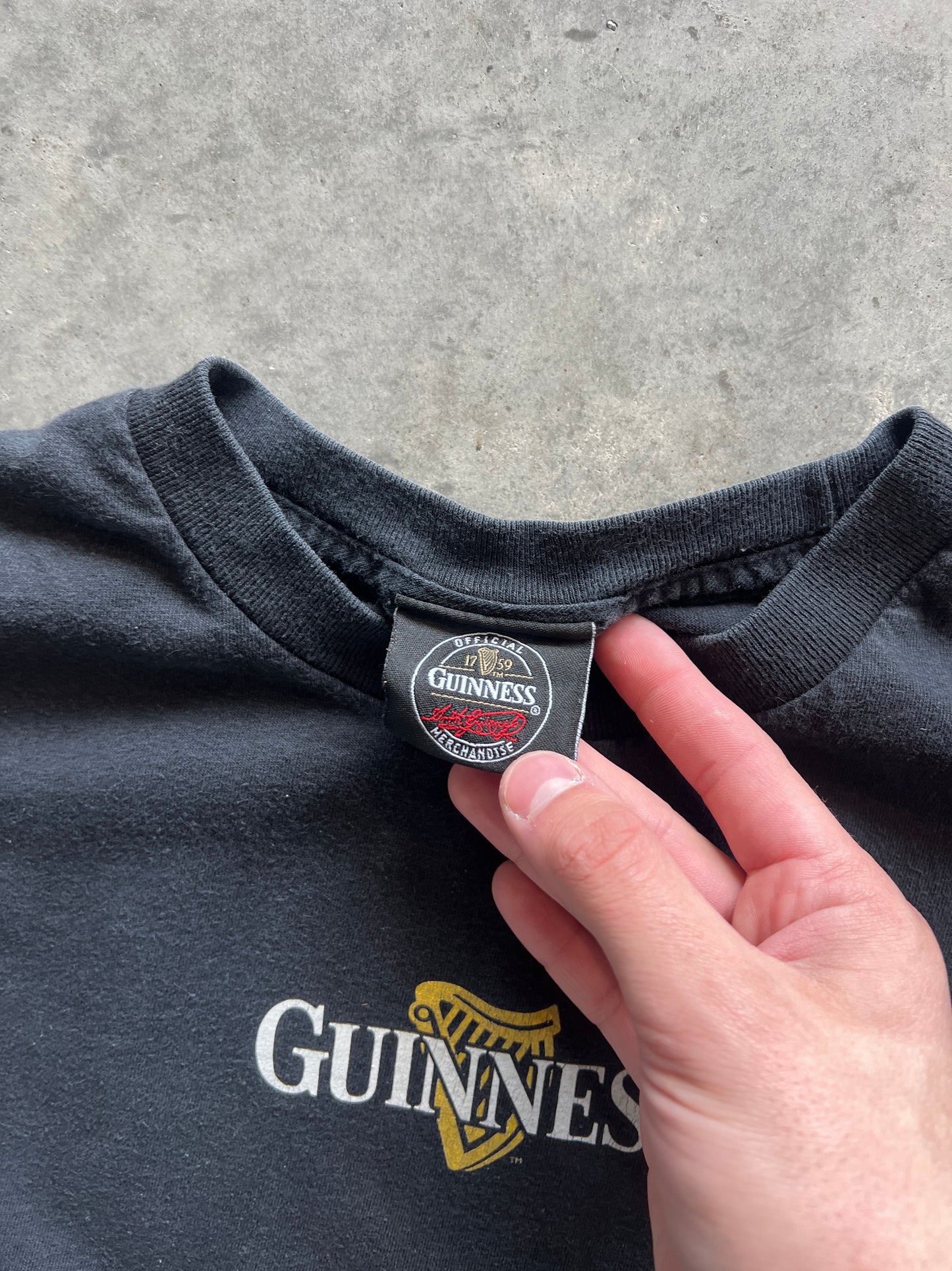 Vintage Guinness Beer Spellout Shirt - L