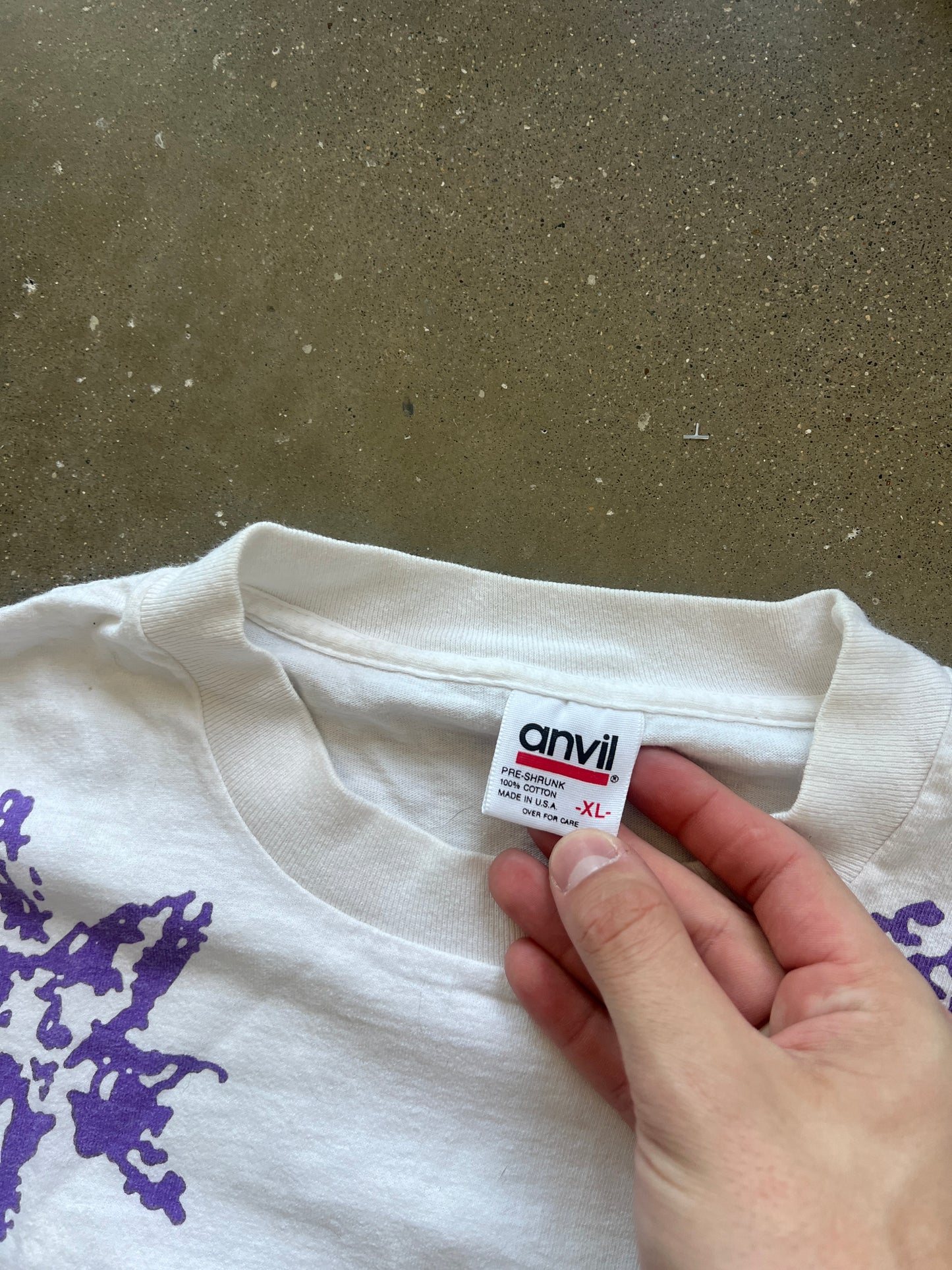 Vintage White Flower Graphic Shirt - XL