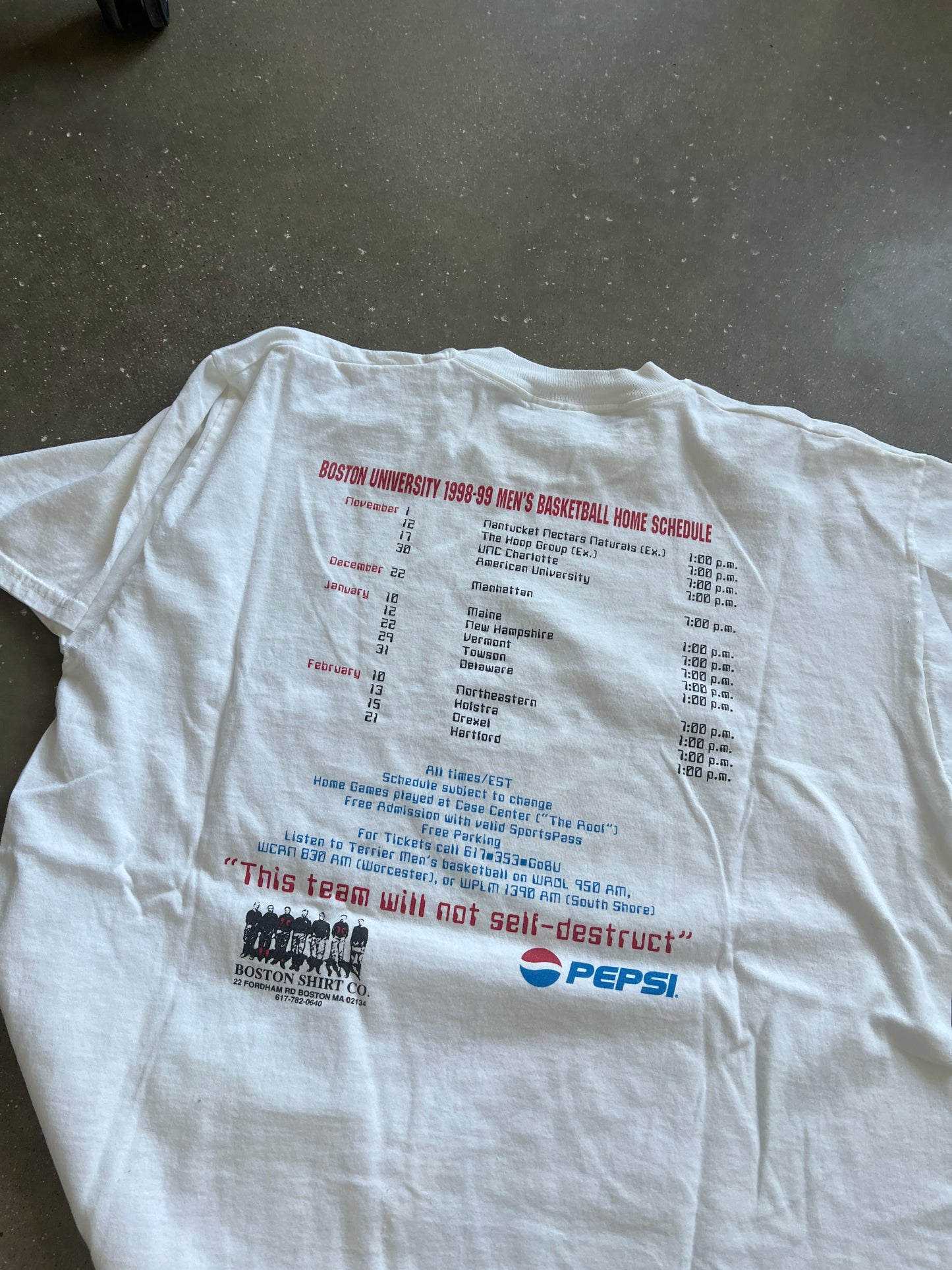 Vintage White Rocket Bunny Shirt - L