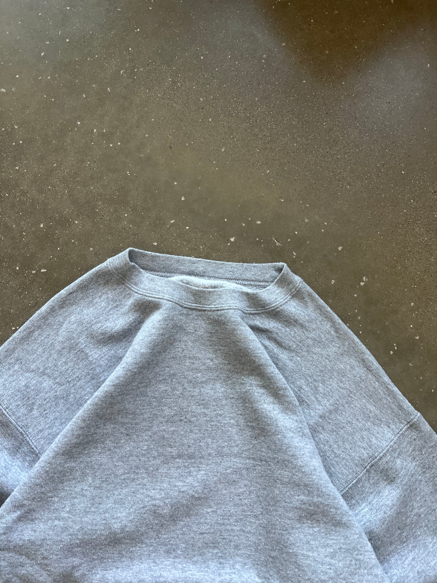 Vintage Grey Blank Crewneck Sweatshirt - M