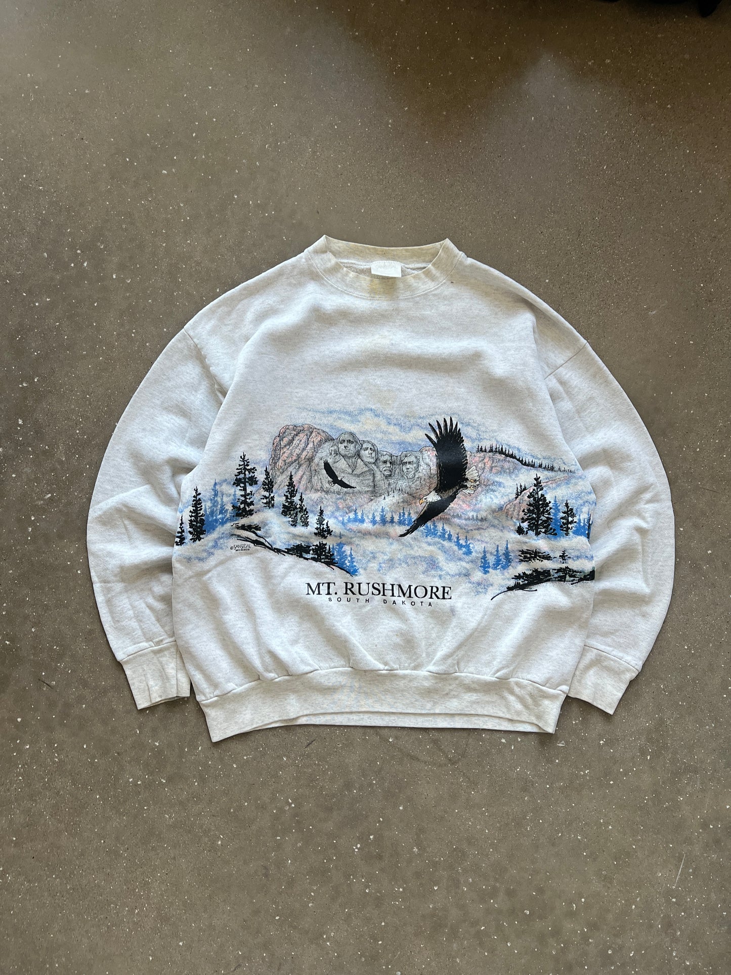Vintage White Mt Rushmore Crew - L