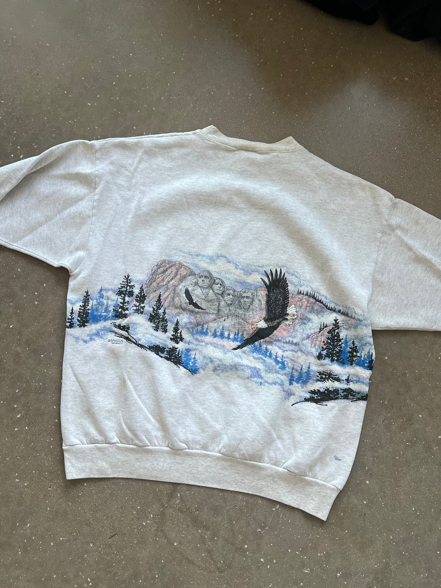 Vintage White Mt Rushmore Crew - L