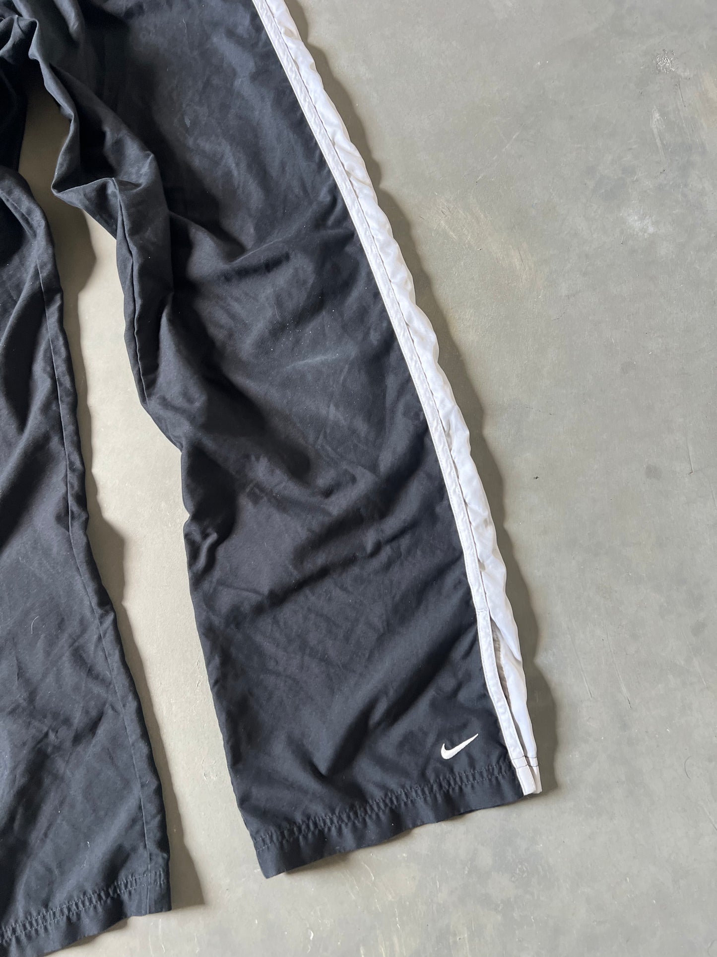 Vintage Black Nike Track Pants - L