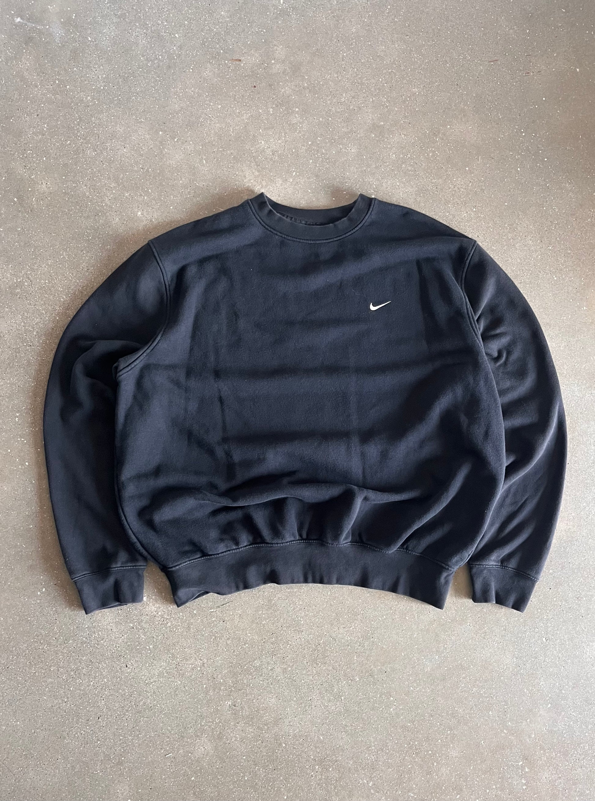 Vintage Black Nike Swoosh Crew - L