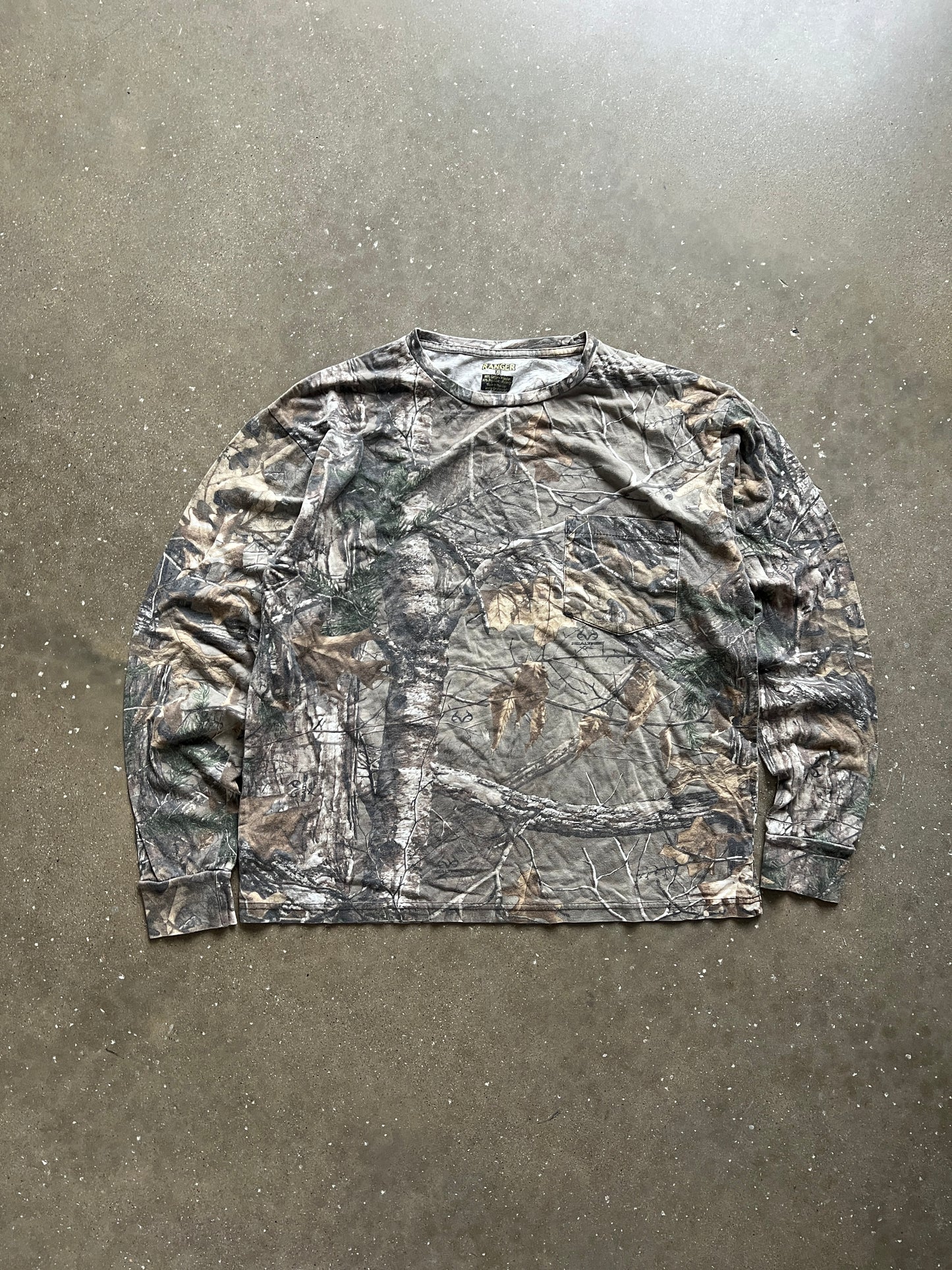 Vintage RealTree Camo Longsleeve Shirt - XL