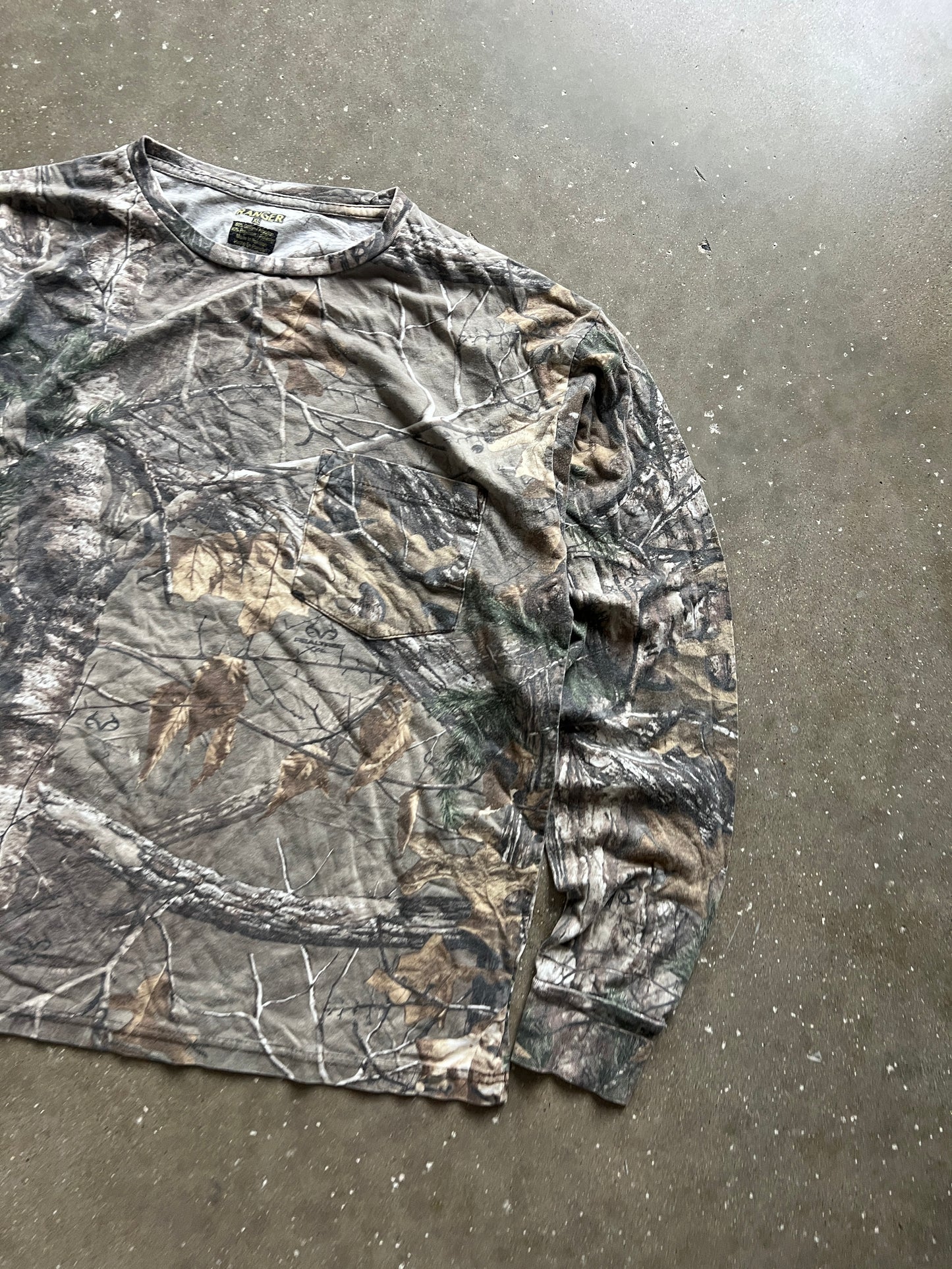 Vintage RealTree Camo Longsleeve Shirt - XL