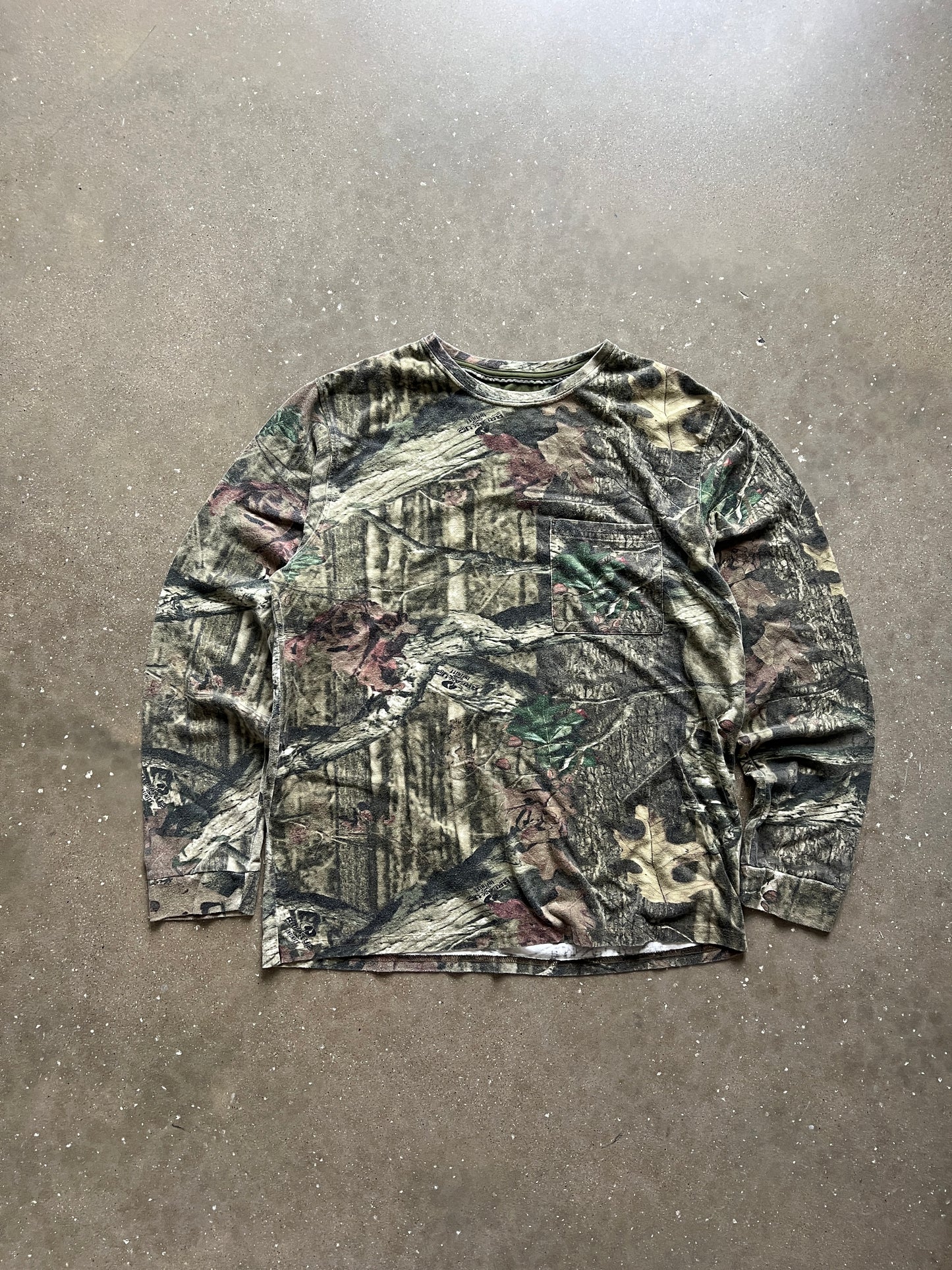 Vintage RealTree Camo Longsleeve Shirt - L
