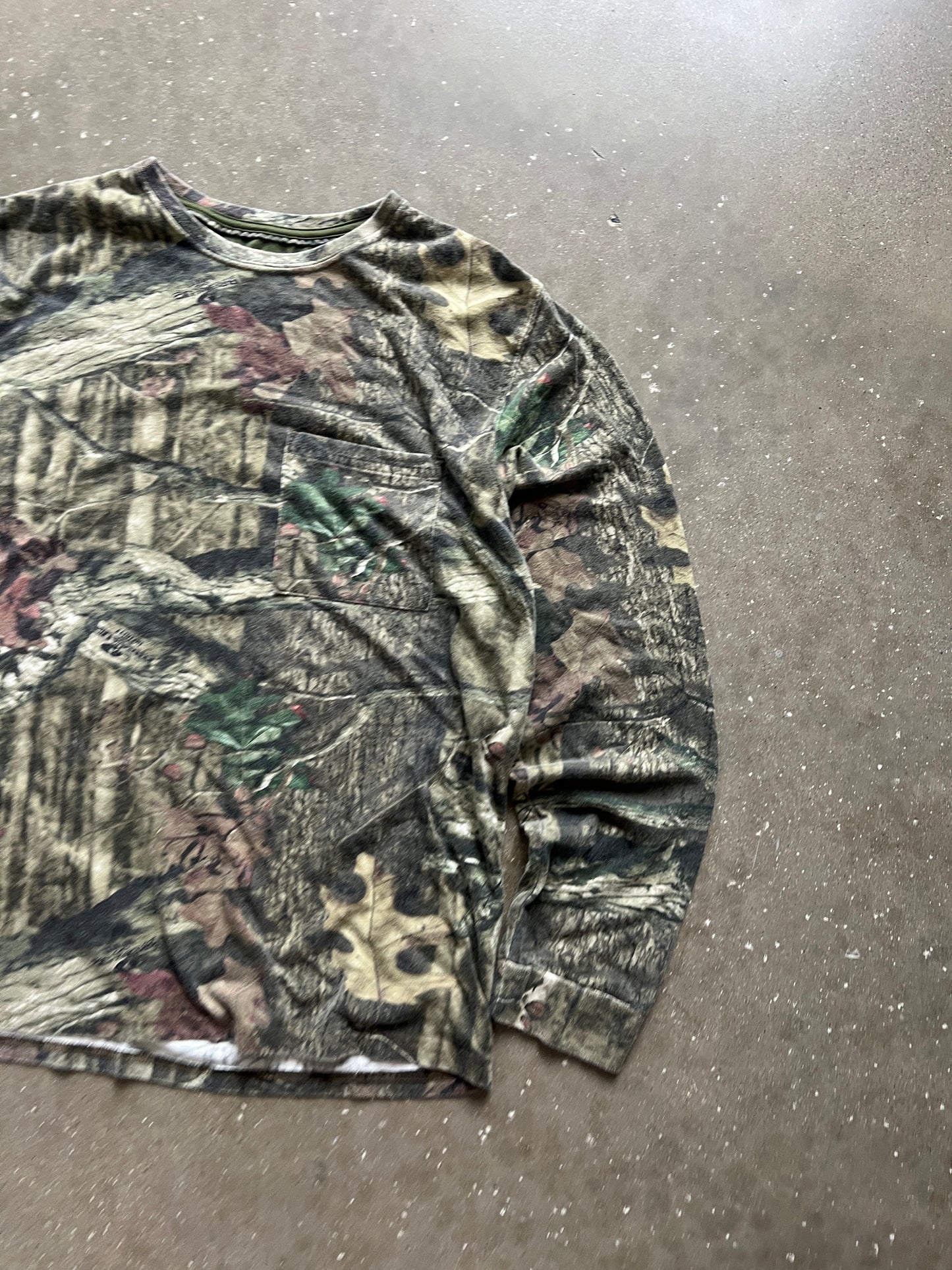 Vintage RealTree Camo Longsleeve Shirt - L