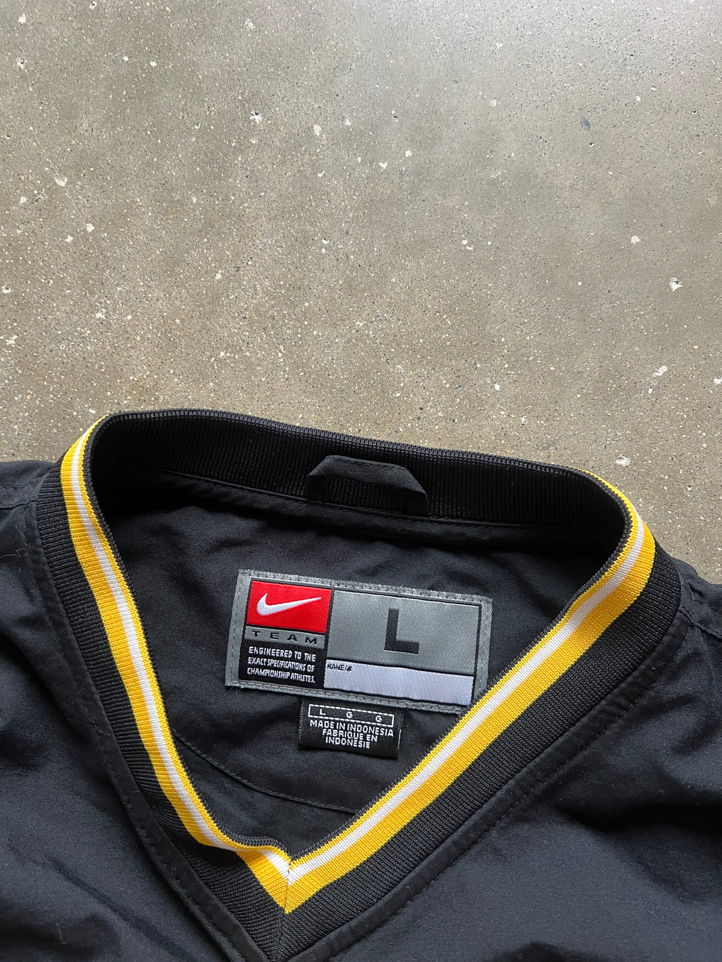 Vintage Black Nike Iowa Windbreaker Jacket - L