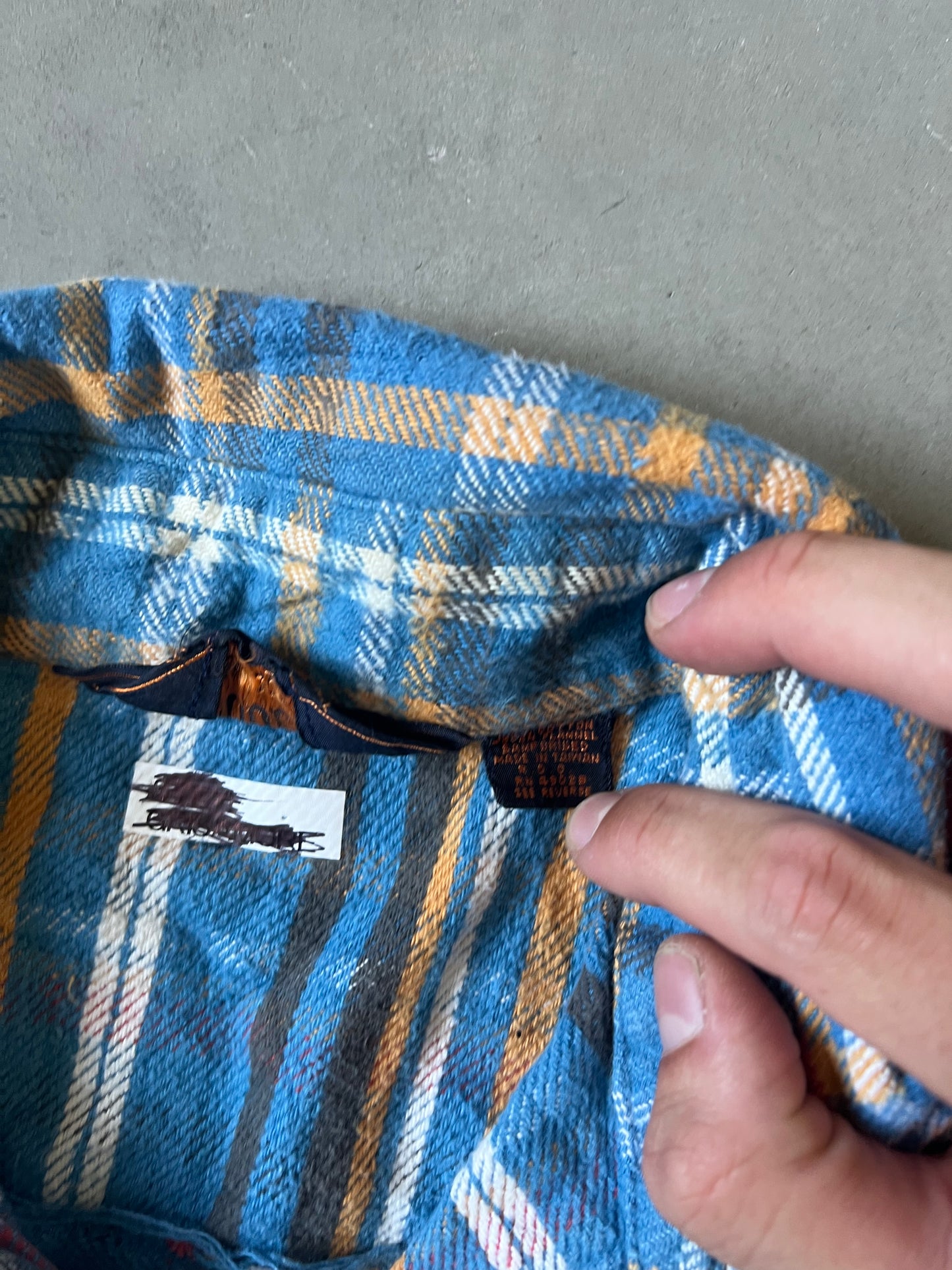 Vintage Plaid Woodland Button Up - L