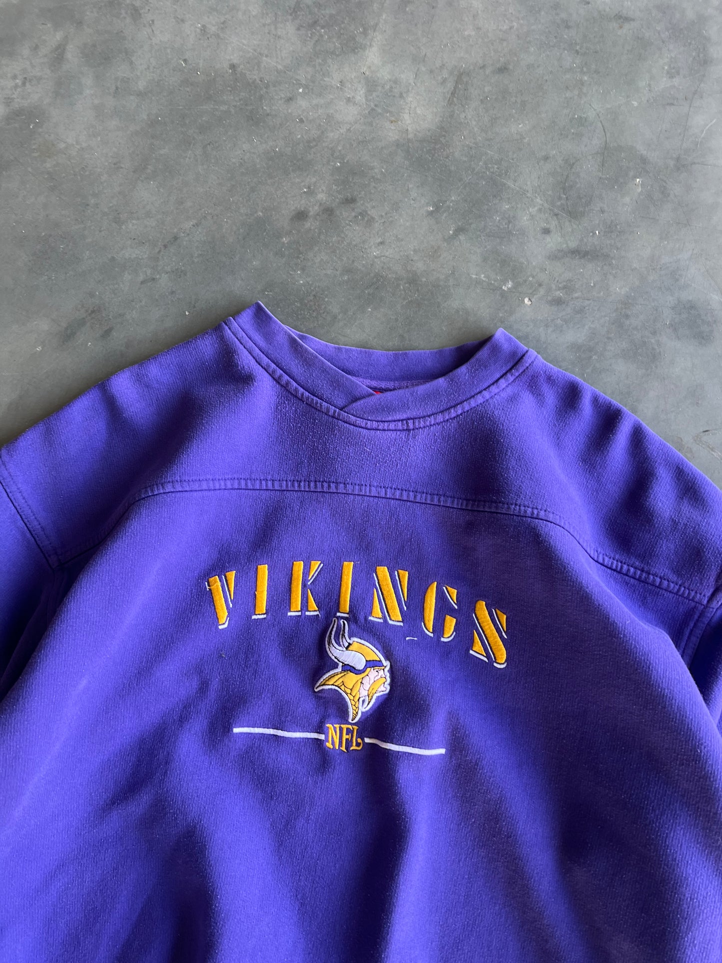 Vintage Purple Minnesota Vikings Crew - L