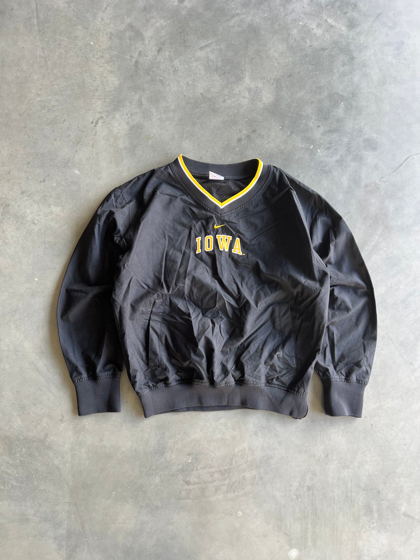 Vintage Black Iowa Hawkeyes Windbreaker - S