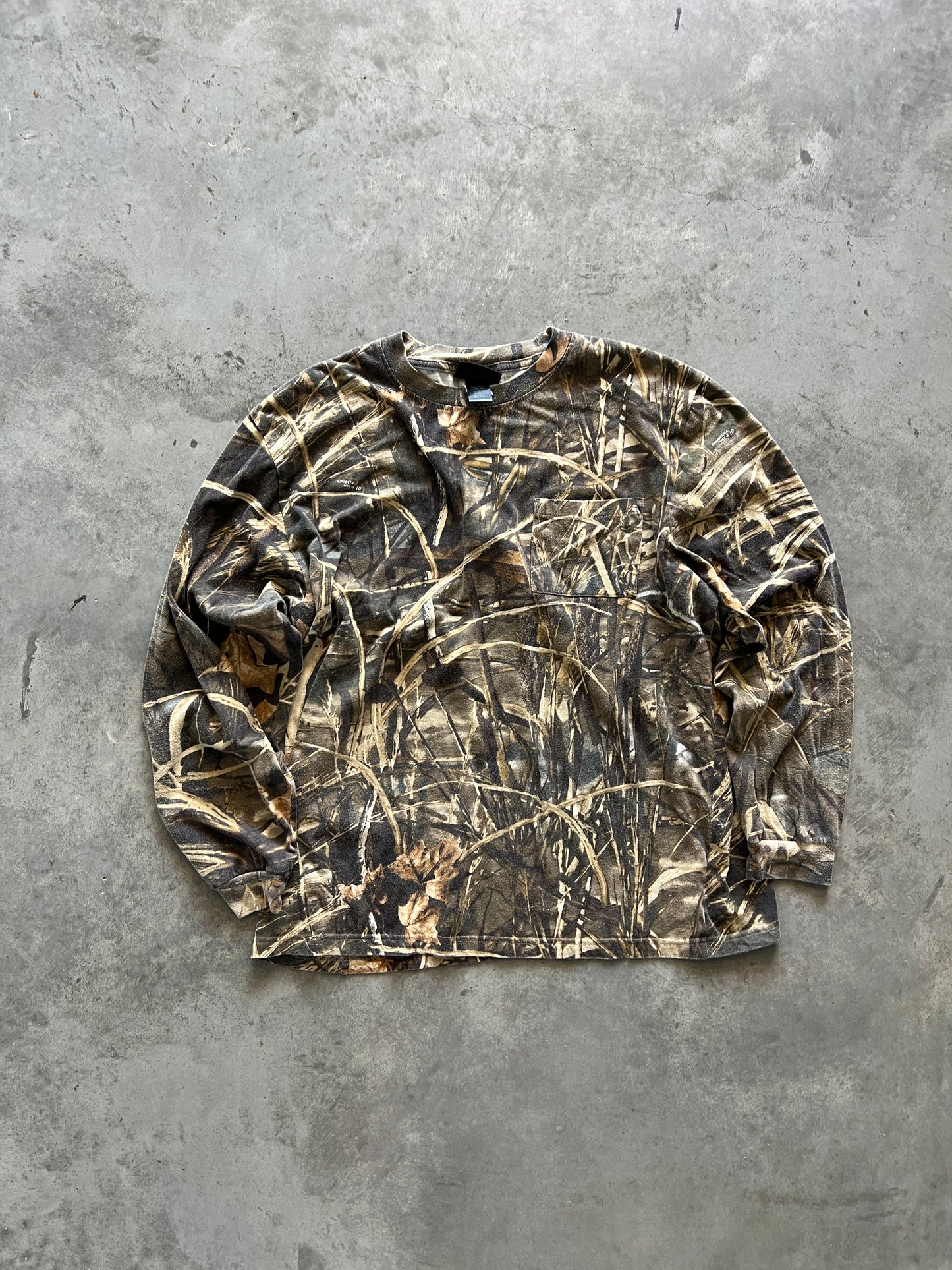 Vintage RealTree Camo Longsleeve Shirt - L