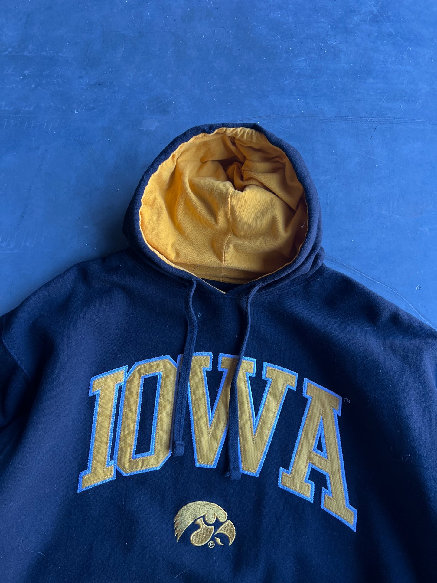 Vintage Black Iowa Hawkeyes Hoodie - XL