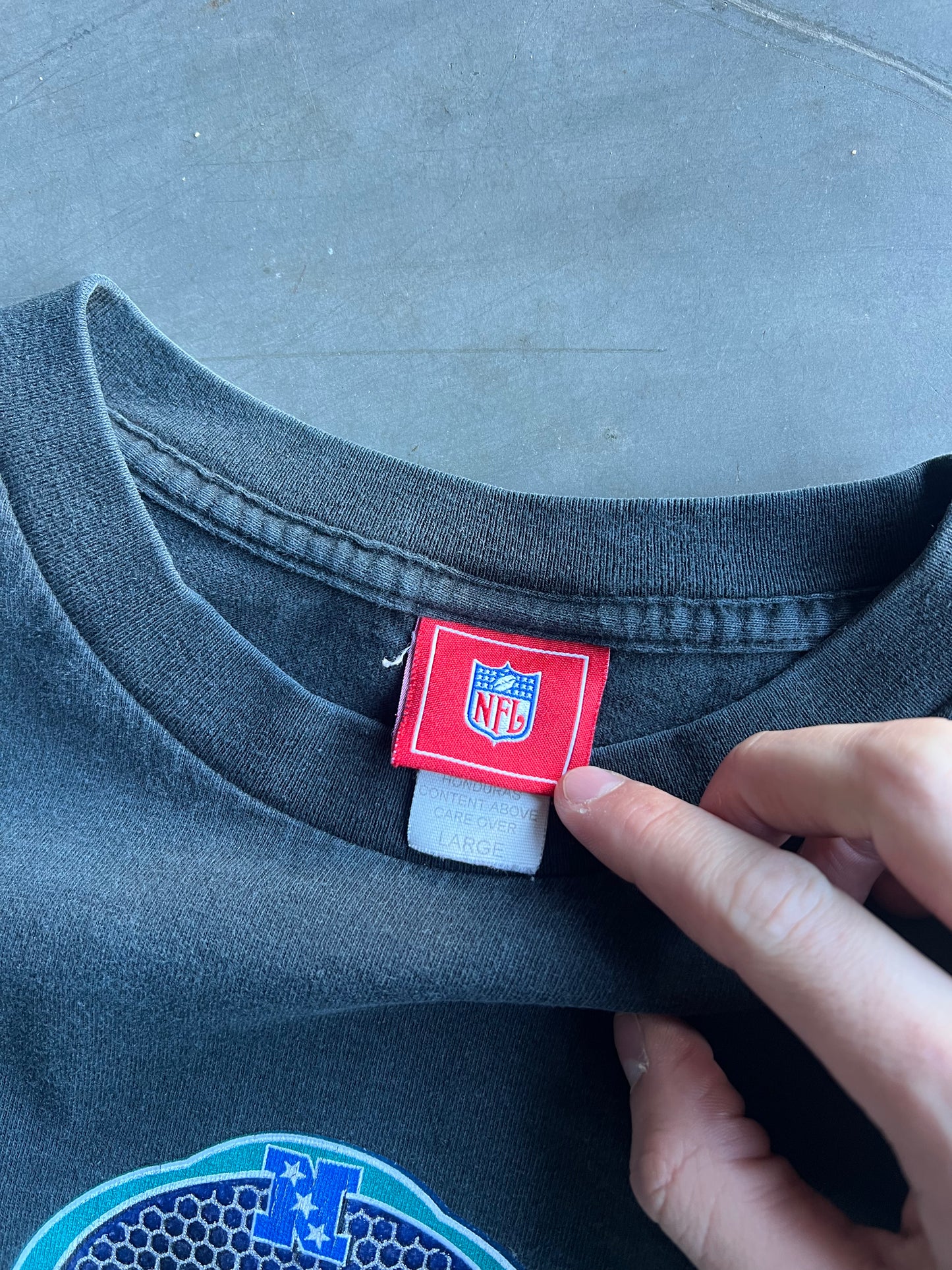 Vintage Faded Black Philadelphia Eagles Shirt - L