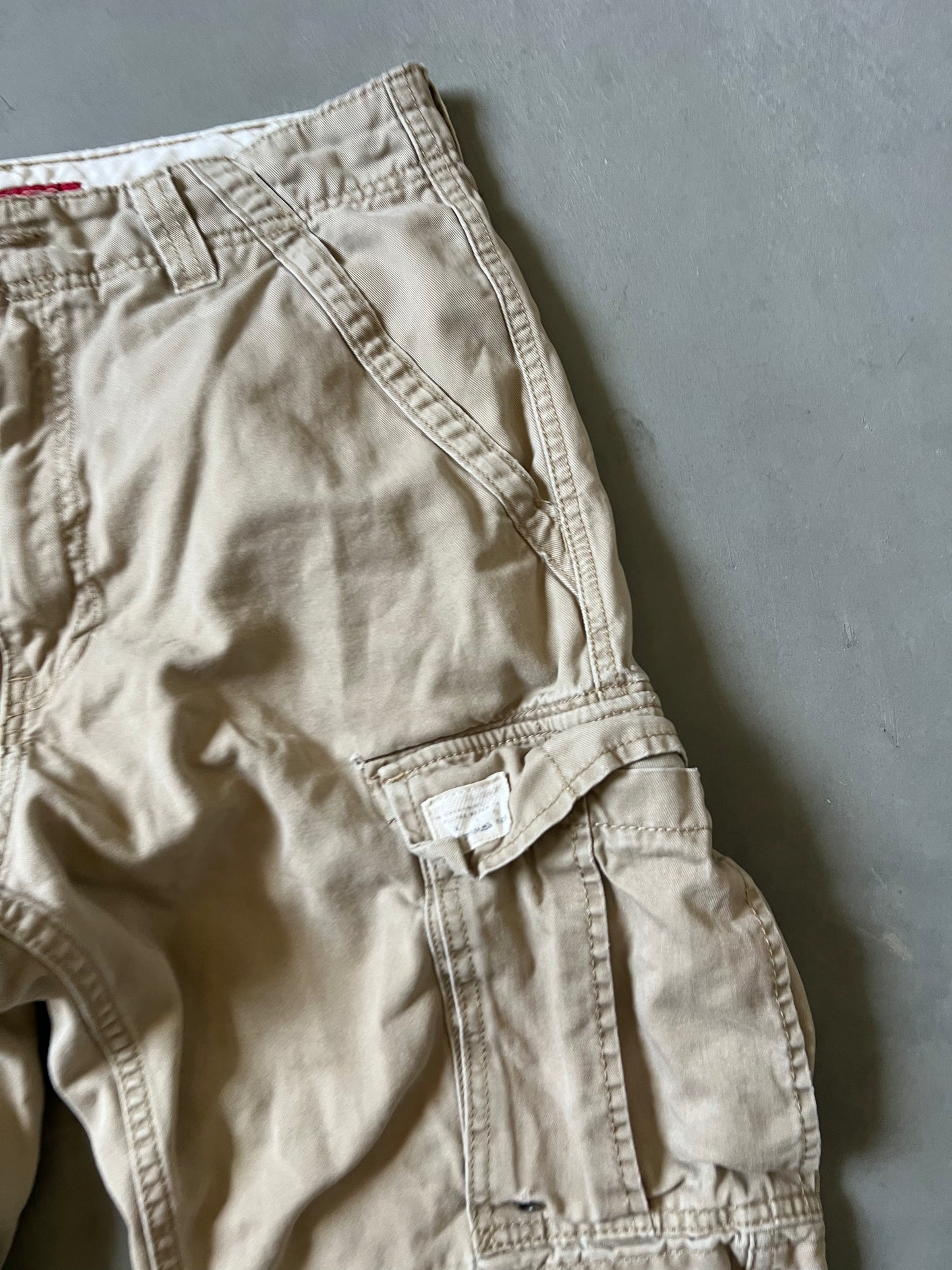 Levis Tan Baggy Cargo Shorts - 32