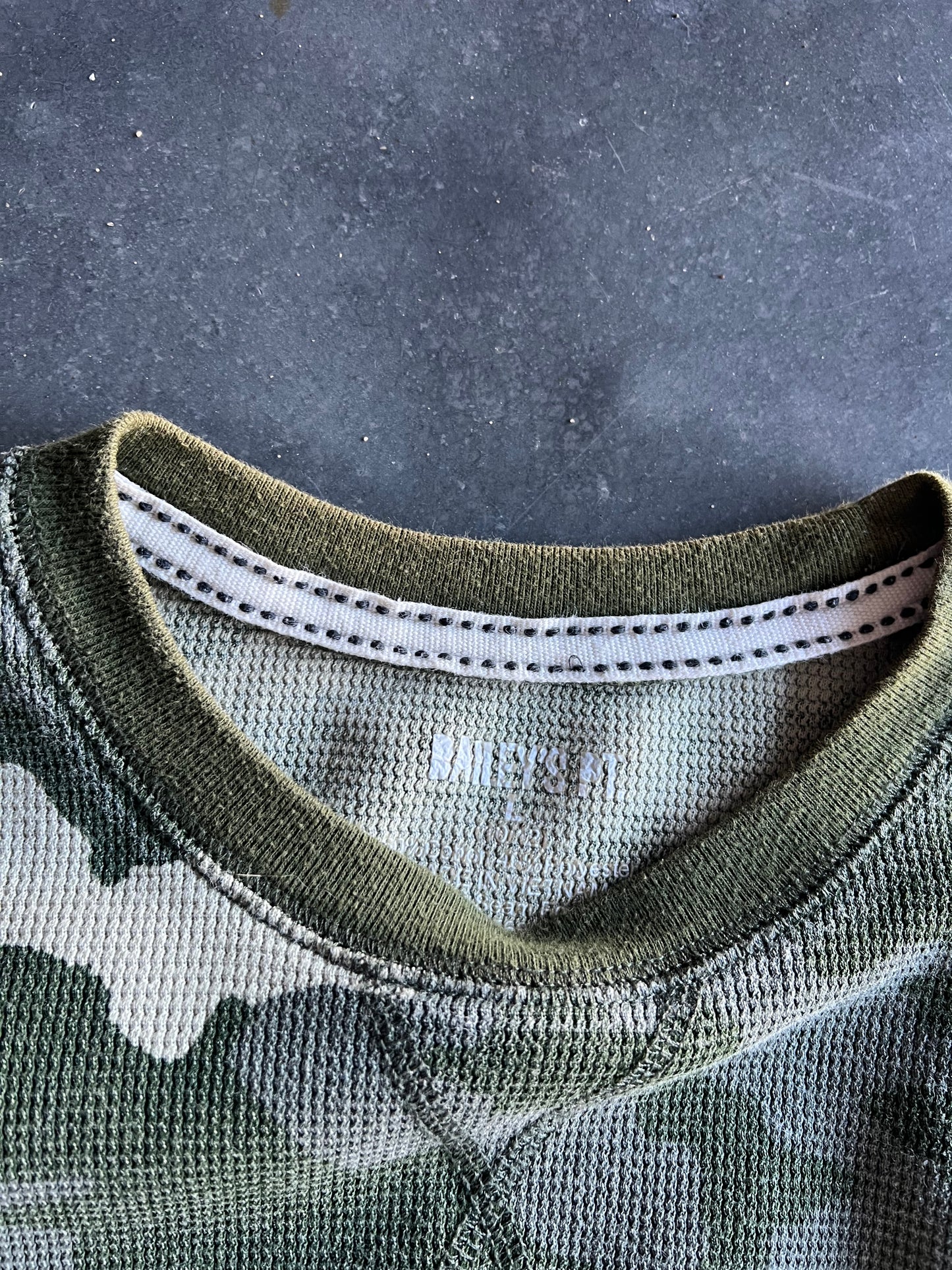 Vintage 2016 Camo Patterned Thermal Shirt - S