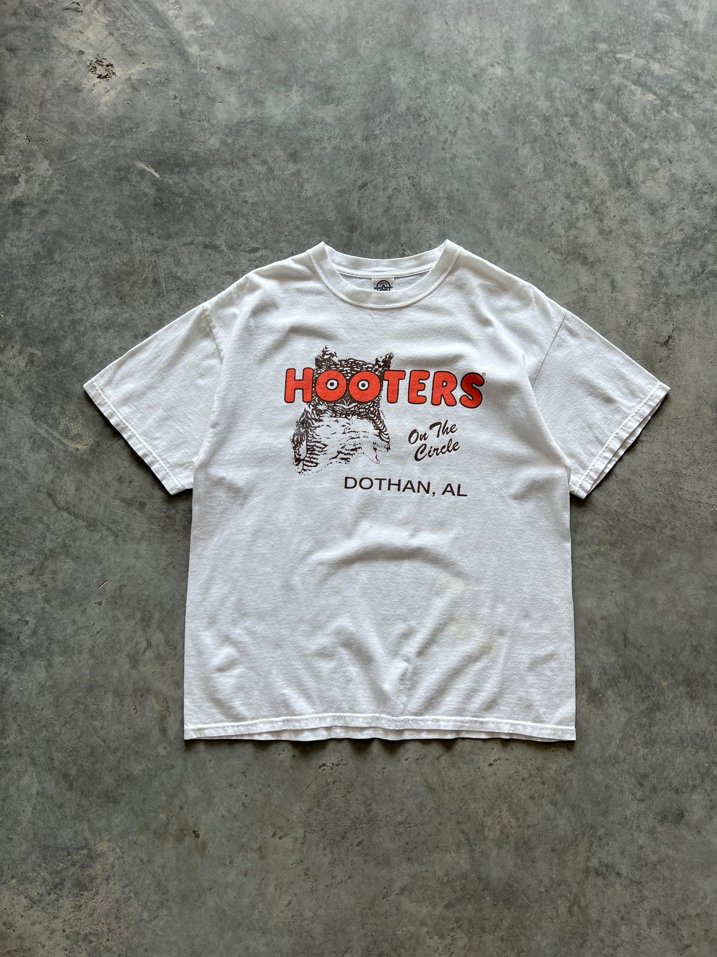 Vintage White Hooters Shirt - L