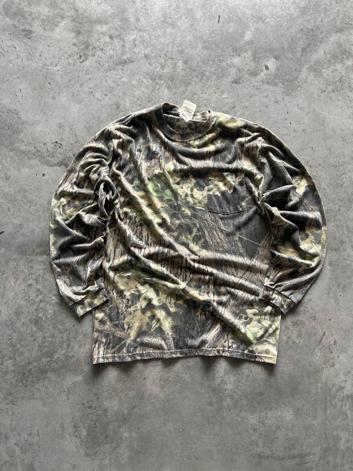 Vintage RealTree Camo Shirt - XL